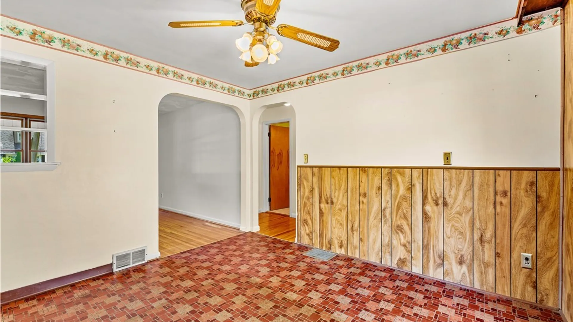Property at 437 Spratt Place, Utica, NY 13502 12