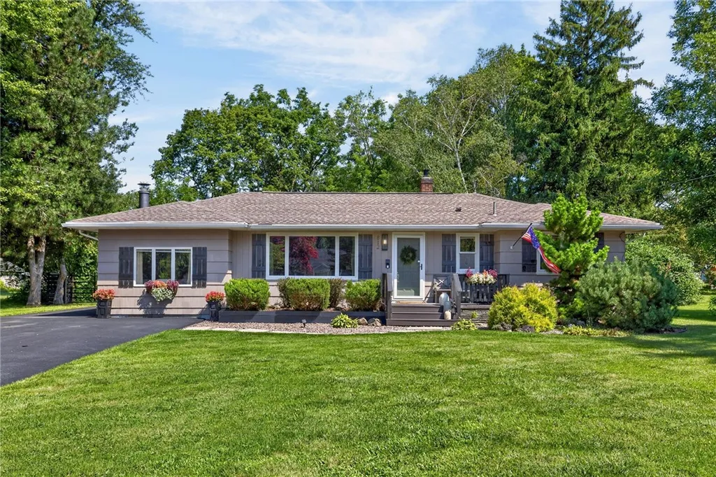 Property at 812 Embury Road, Penfield, NY 14526