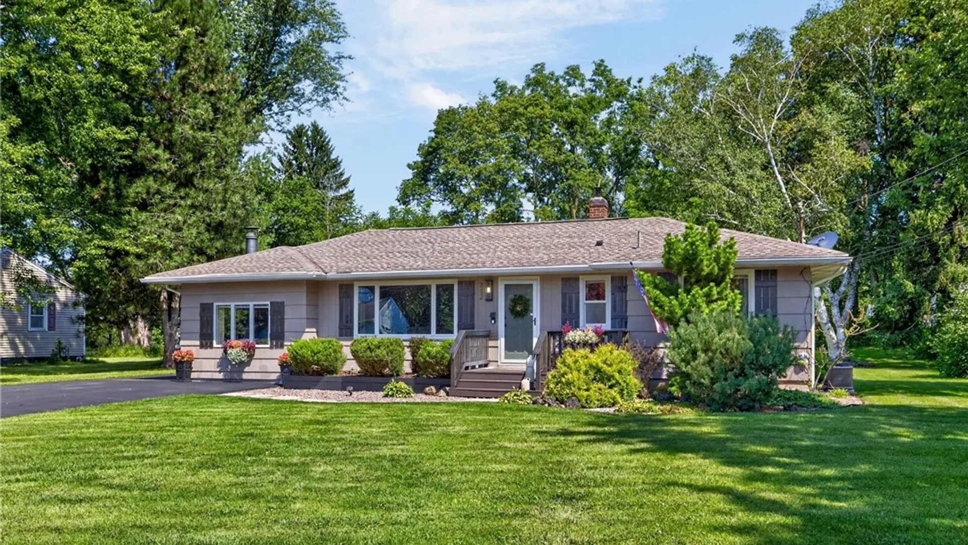 Property at 812 Embury Road, Penfield, NY 14526 33
