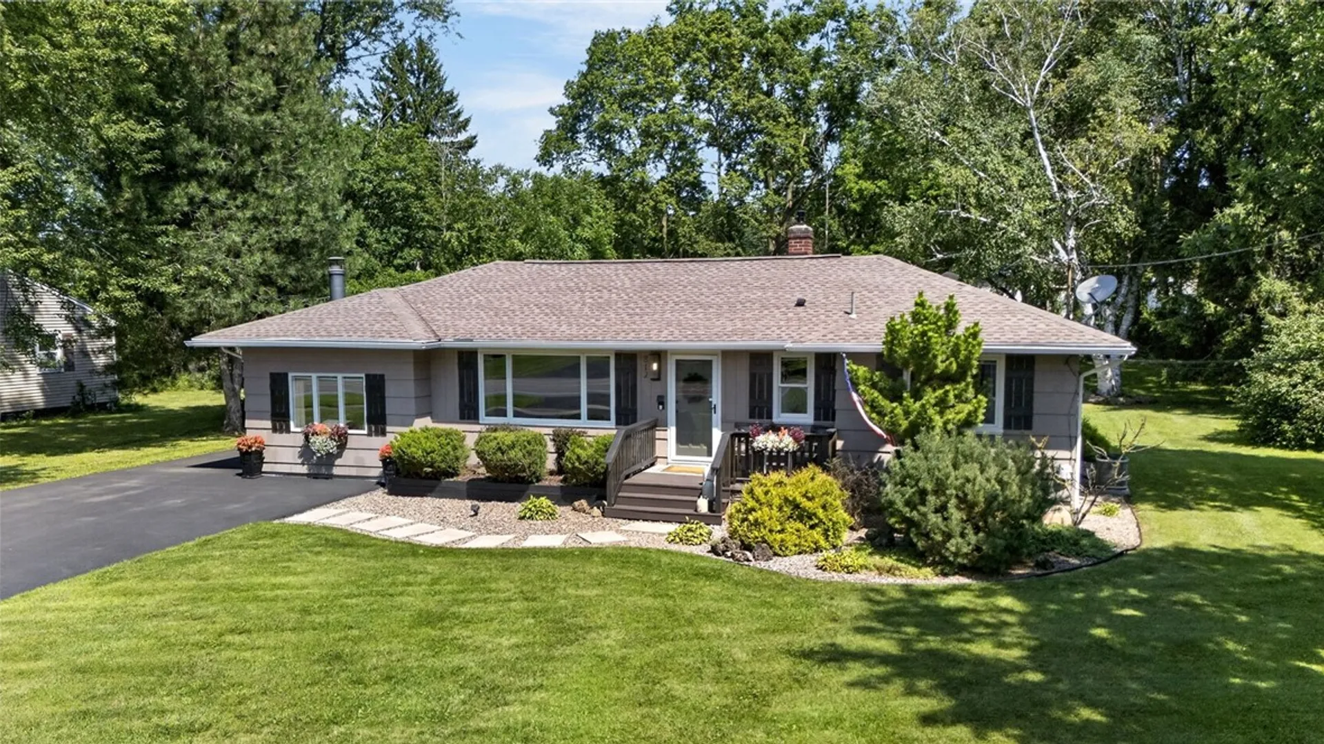 Property at 812 Embury Road, Penfield, NY 14526 34
