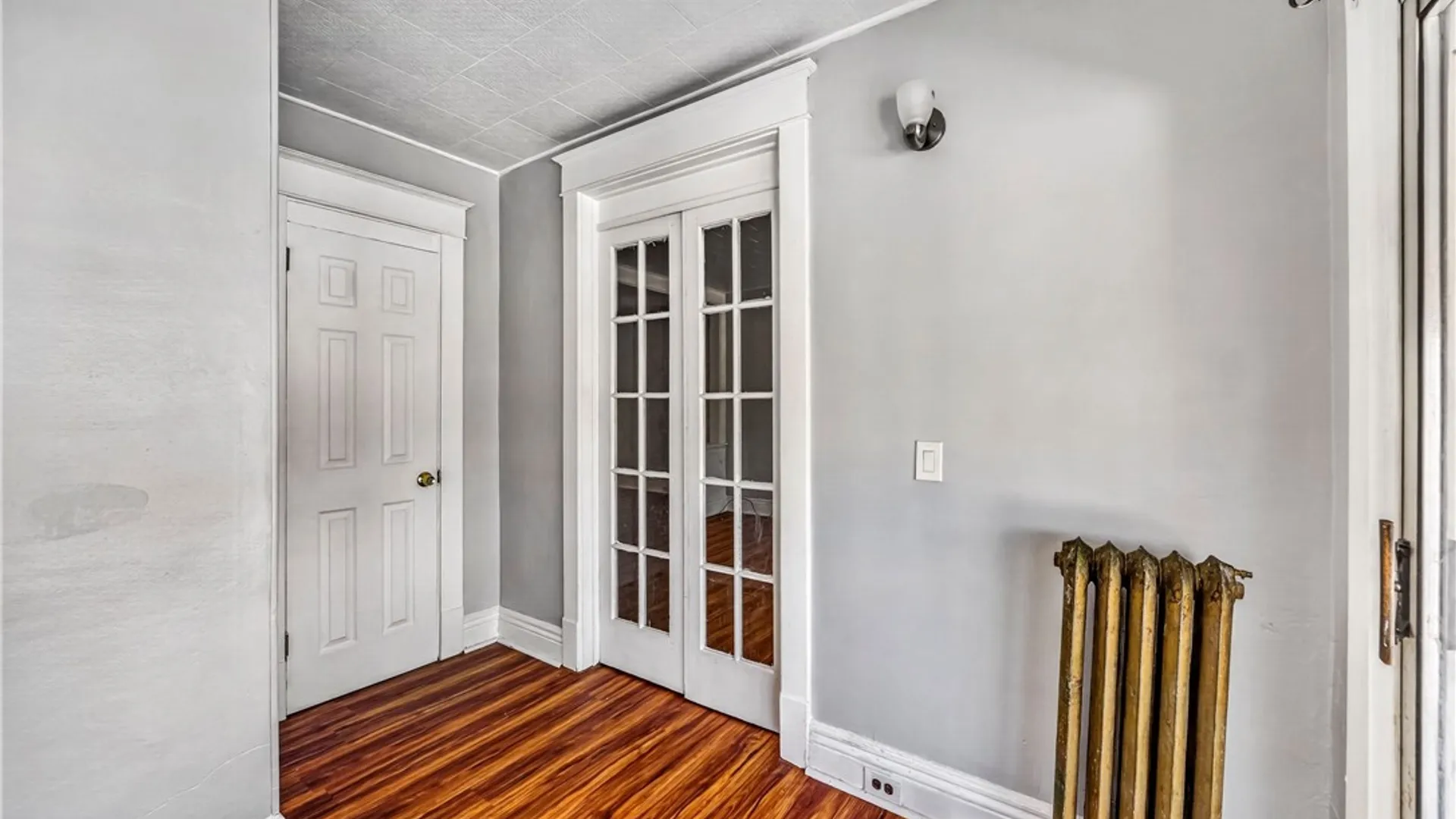 Property at 563 Humboldt Parkway, Buffalo, NY 14208 22
