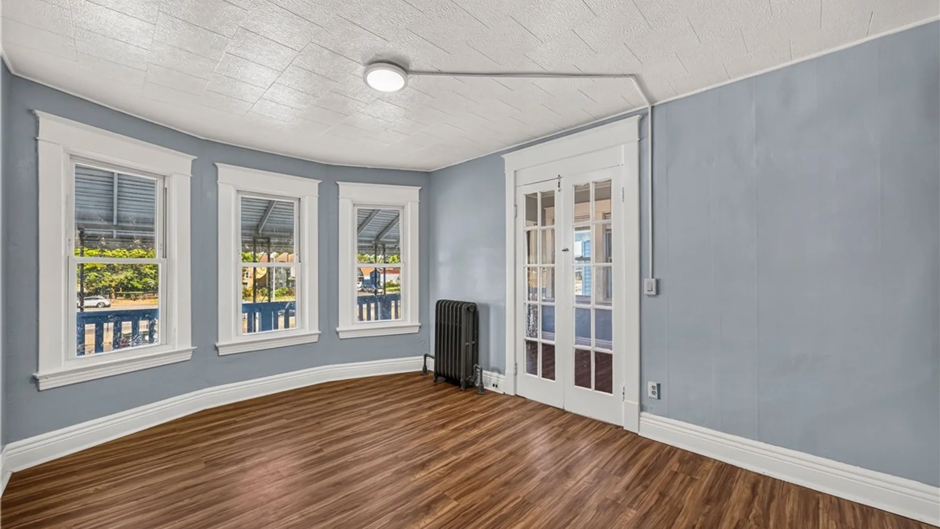 Property at 563 Humboldt Parkway, Buffalo, NY 14208 27