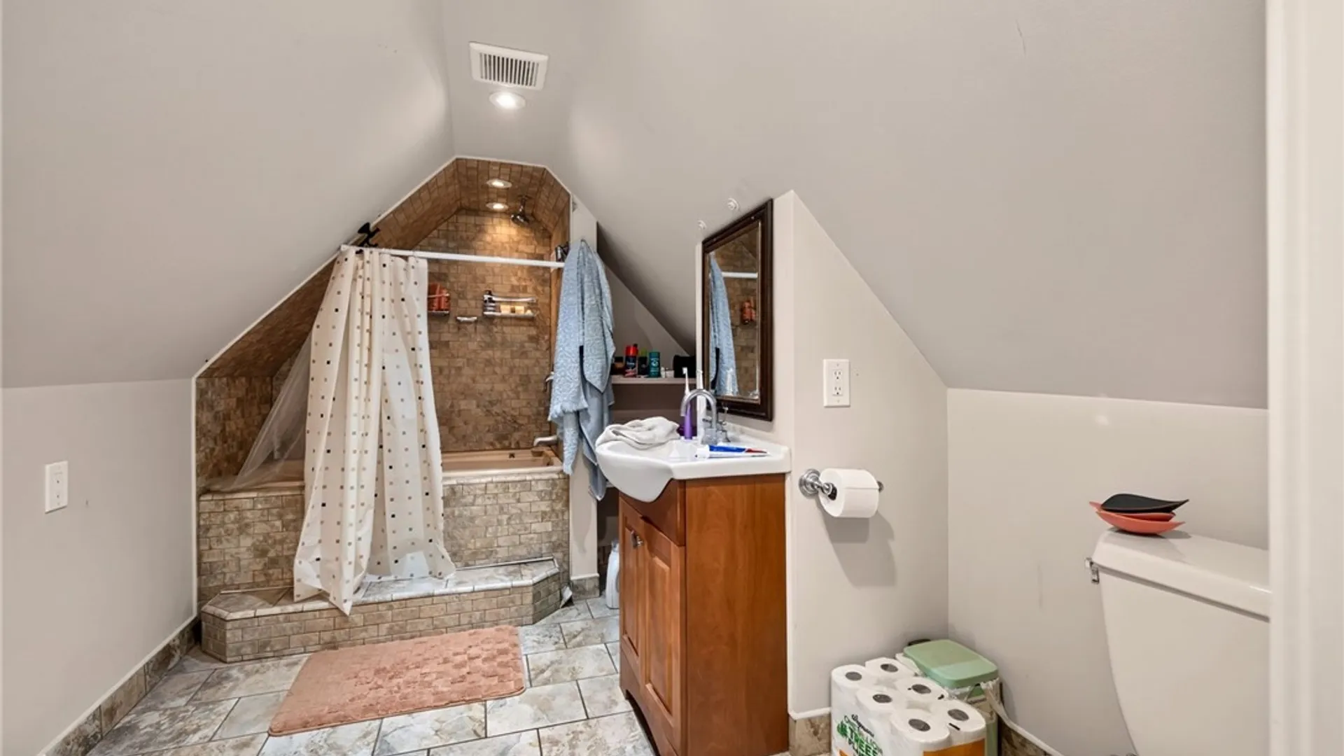 Property at 260 Oxford Street, Rochester, NY 14607 8