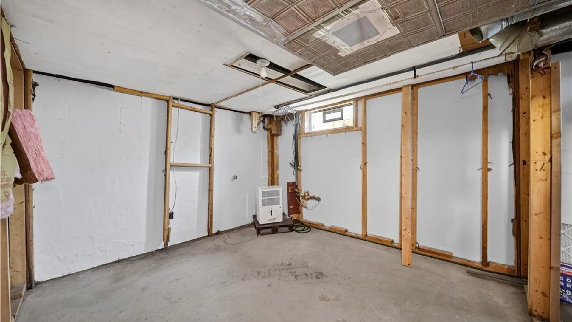 Property at 107 Ivon Drive, Clay, NY 13212 27