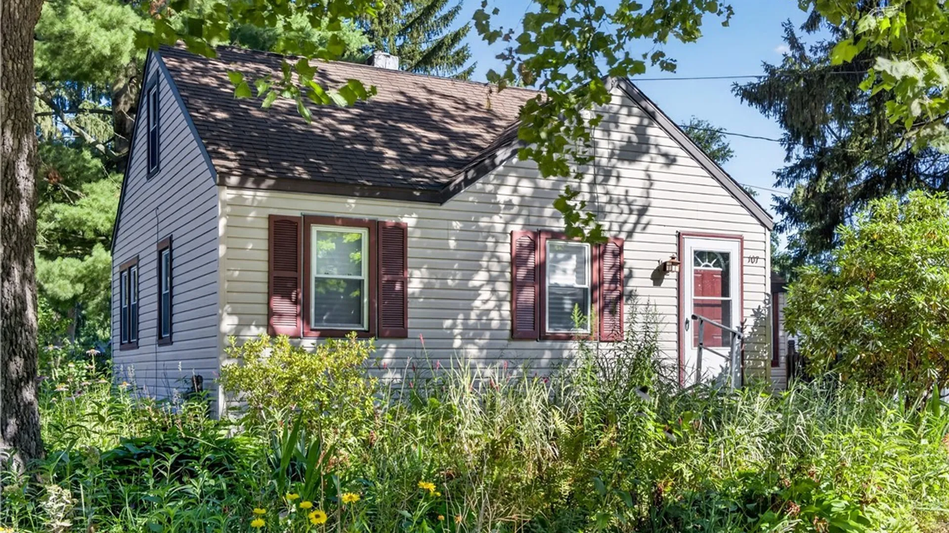 Property at 107 Ivon Drive, Clay, NY 13212 4