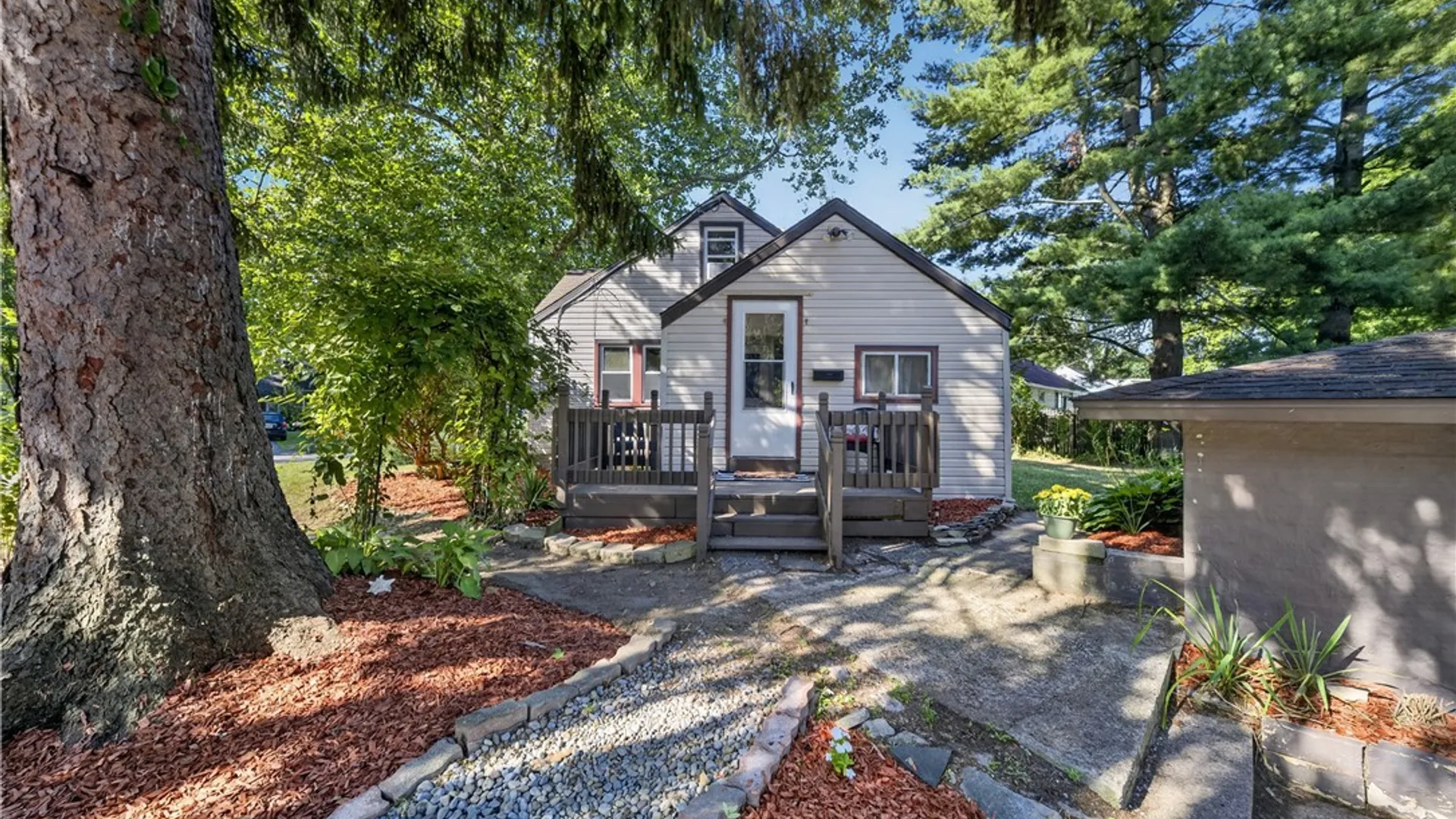 Property at 107 Ivon Drive, Clay, NY 13212 5