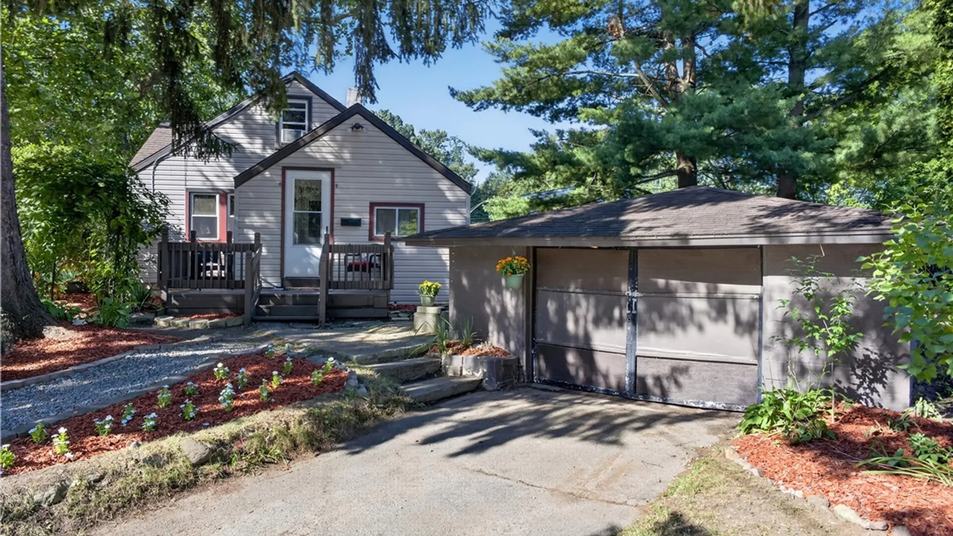 Property at 107 Ivon Drive, Clay, NY 13212 6
