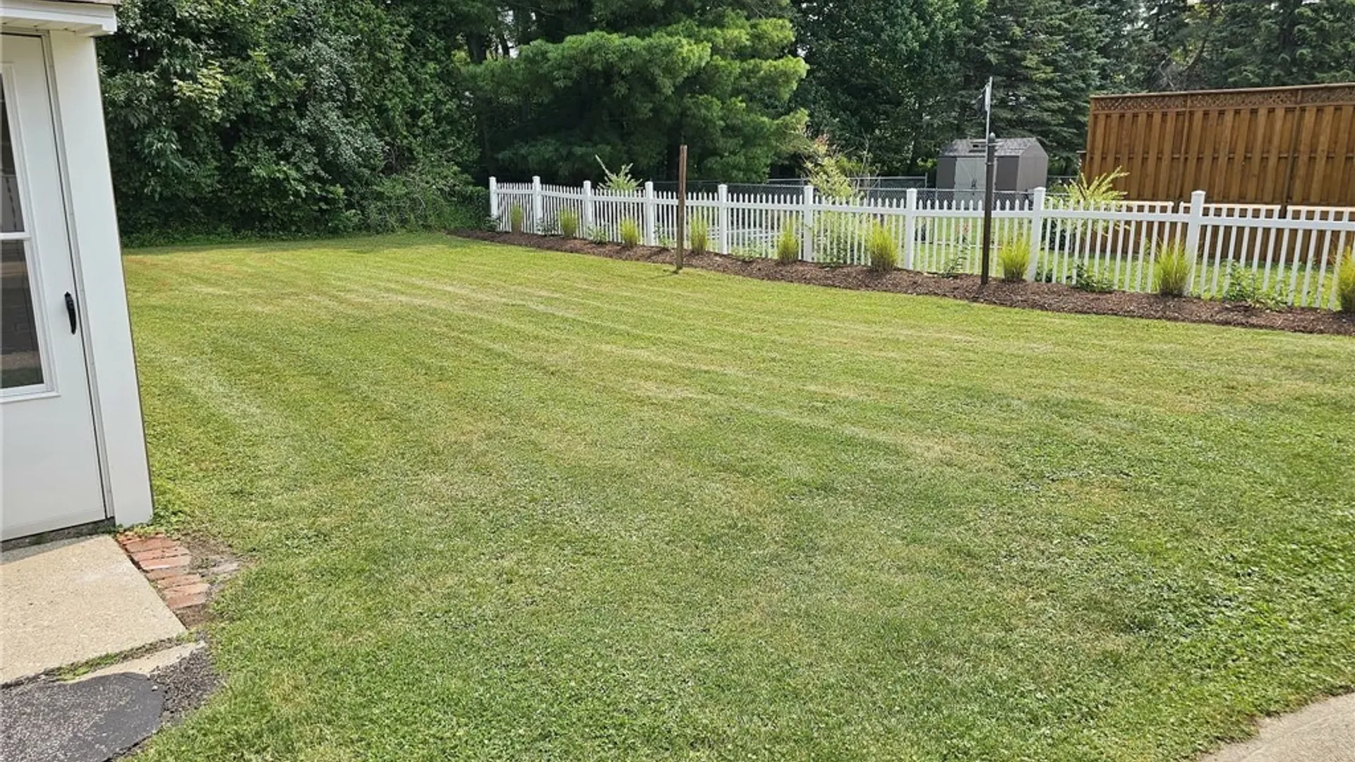 Property at 6183 Wright Place, Hamburg, NY 14075 4