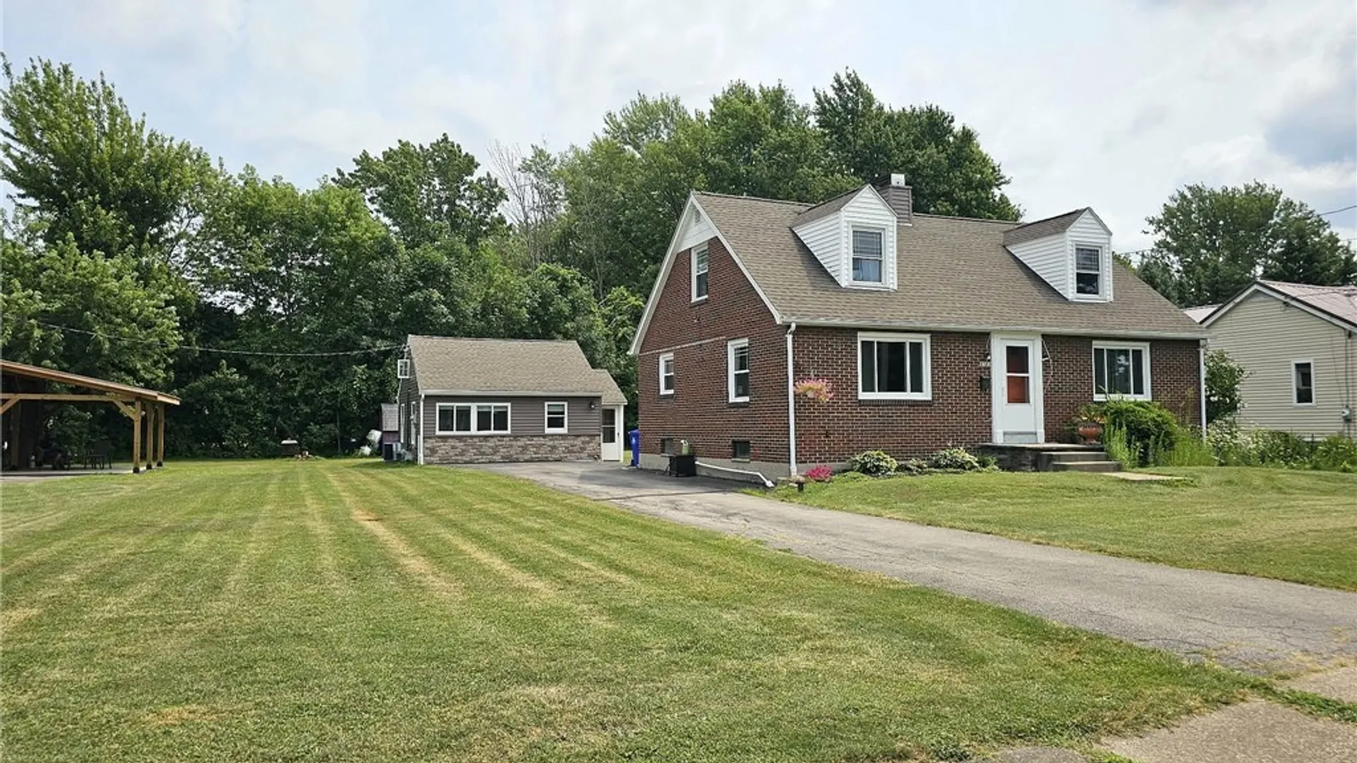 Property at 6183 Wright Place, Hamburg, NY 14075 6