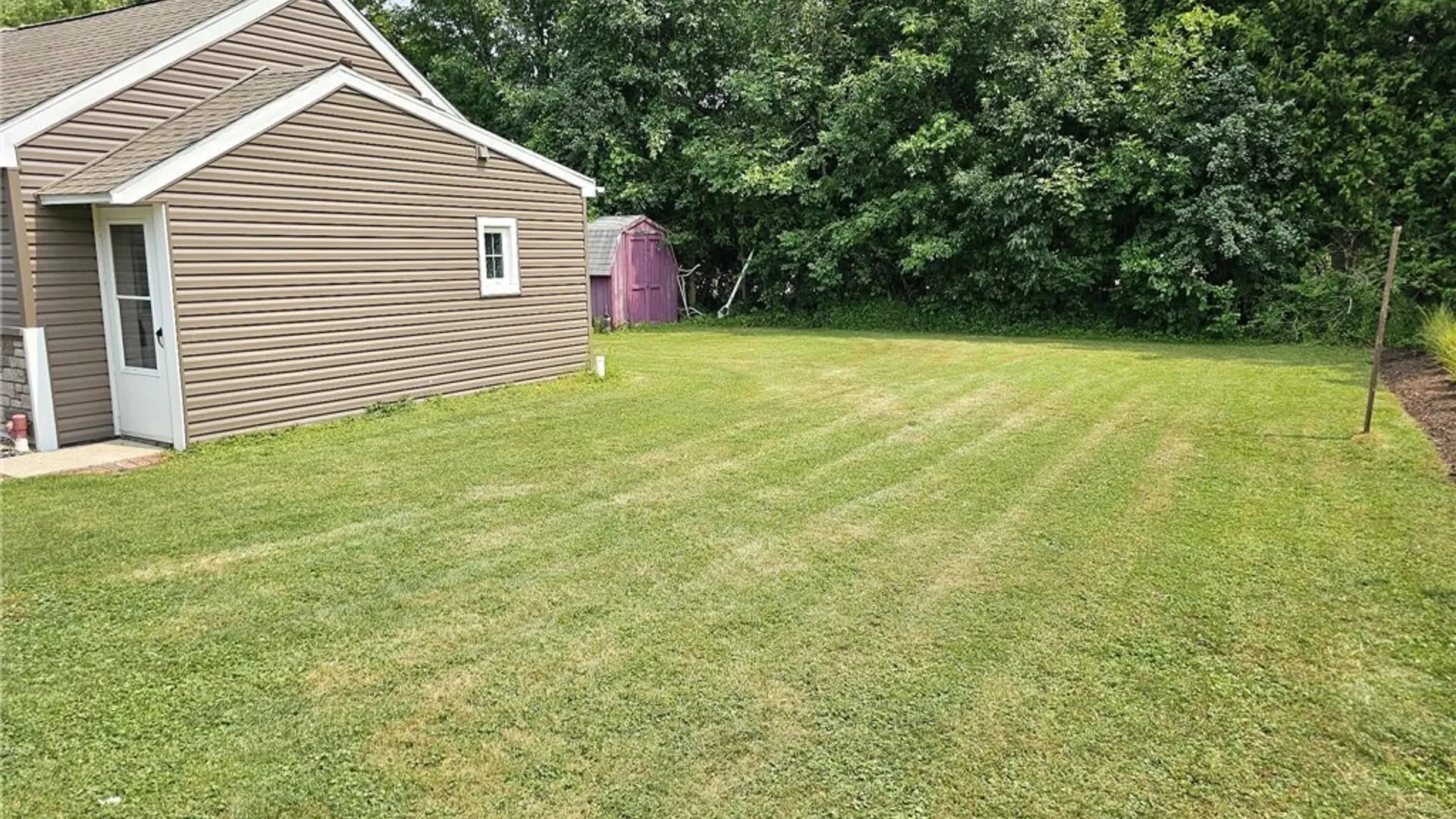 Property at 6183 Wright Place, Hamburg, NY 14075 8