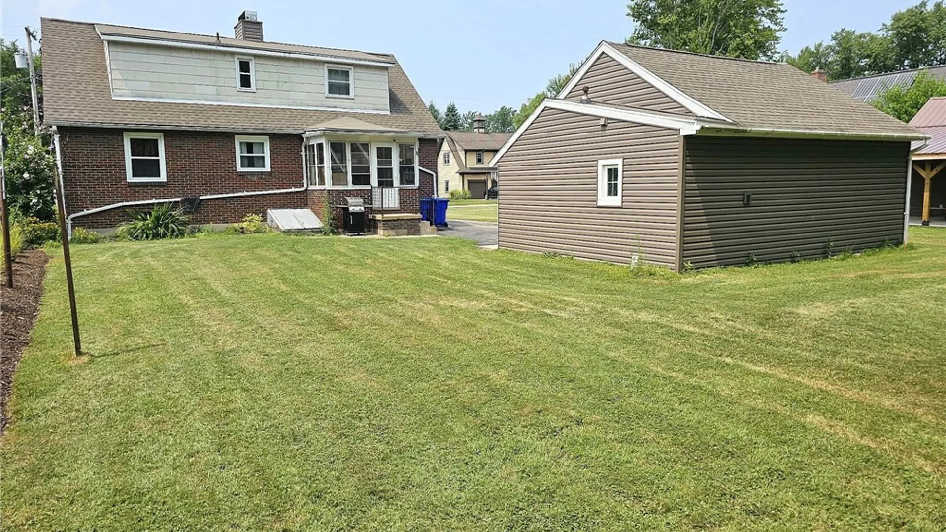 Property at 6183 Wright Place, Hamburg, NY 14075 9