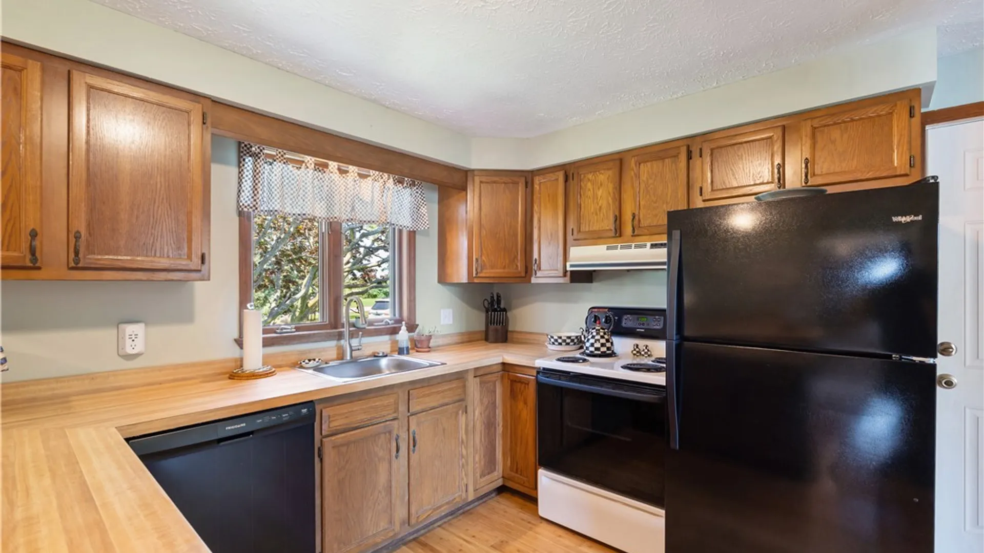 Property at 1261 Middle Road, Caledonia, NY 14423 10