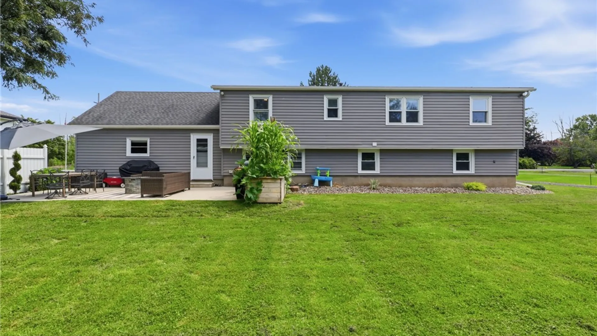 Property at 1097 & 1095 Manitou Rd, Parma, NY 14468 36