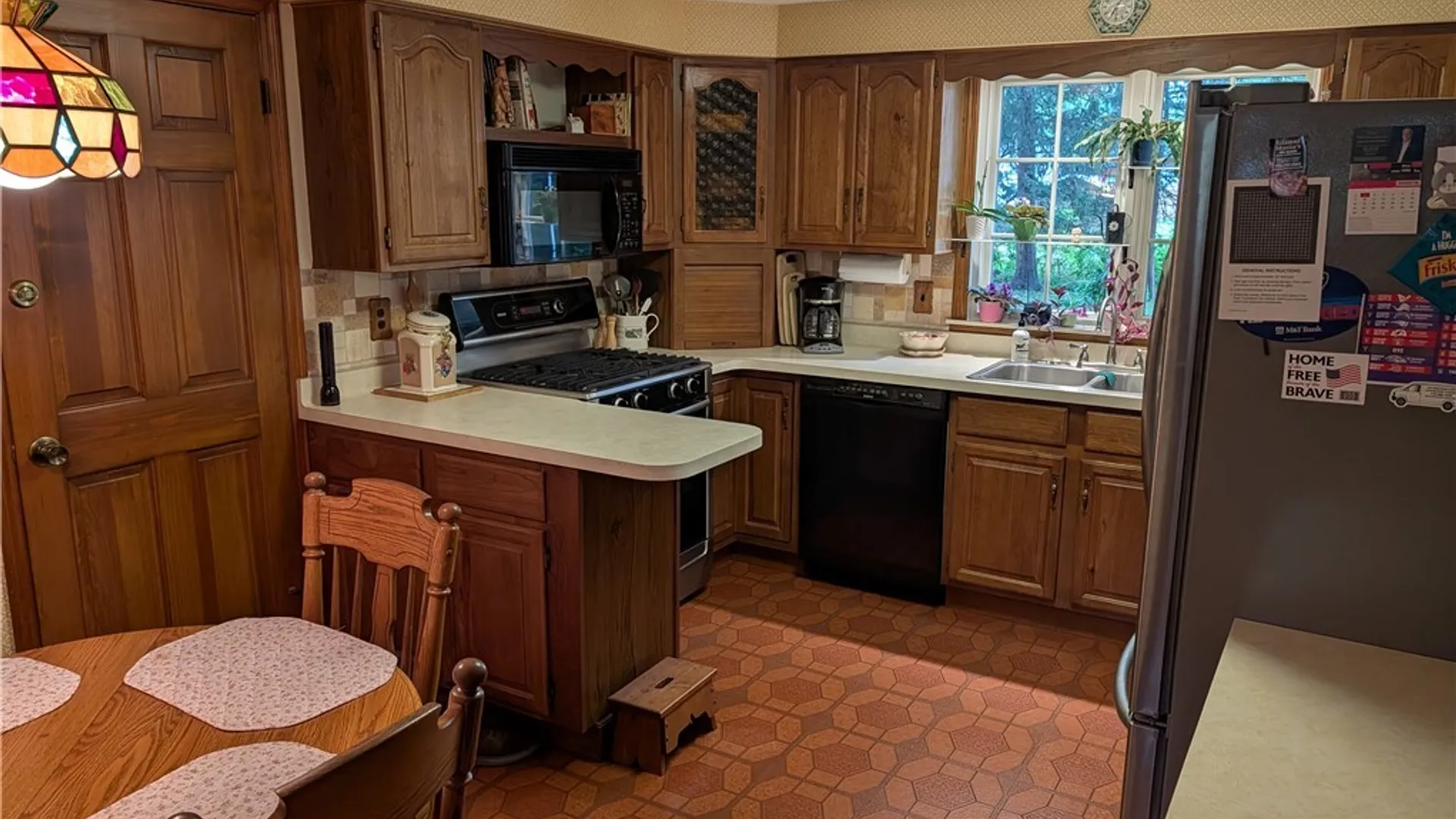 Property at 8325 Vernon Circle, Clarence, NY 14221 9