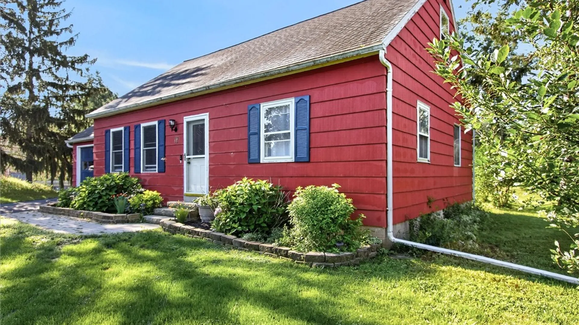 Property at 17 Karenlee Drive, Henrietta, NY 14618 3