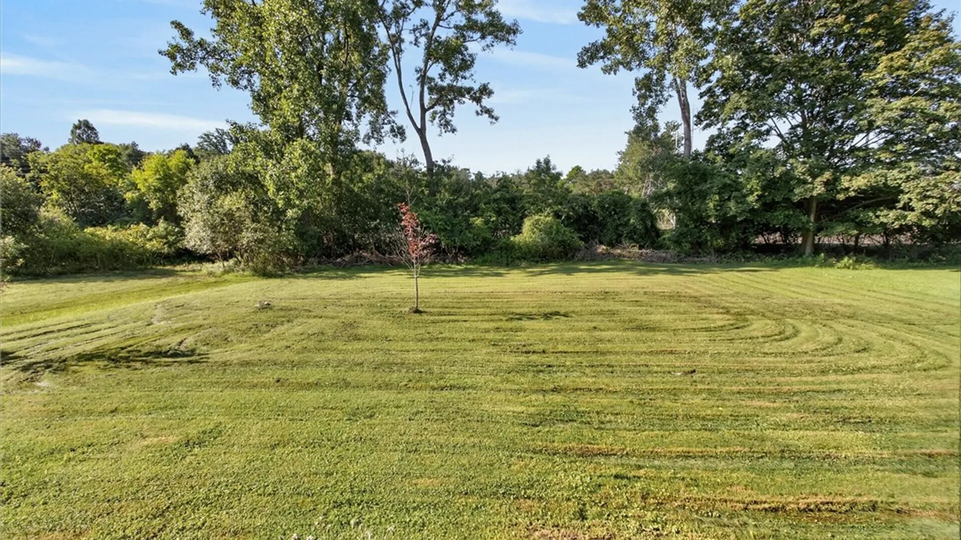 Property at 17 Karenlee Drive, Henrietta, NY 14618 4
