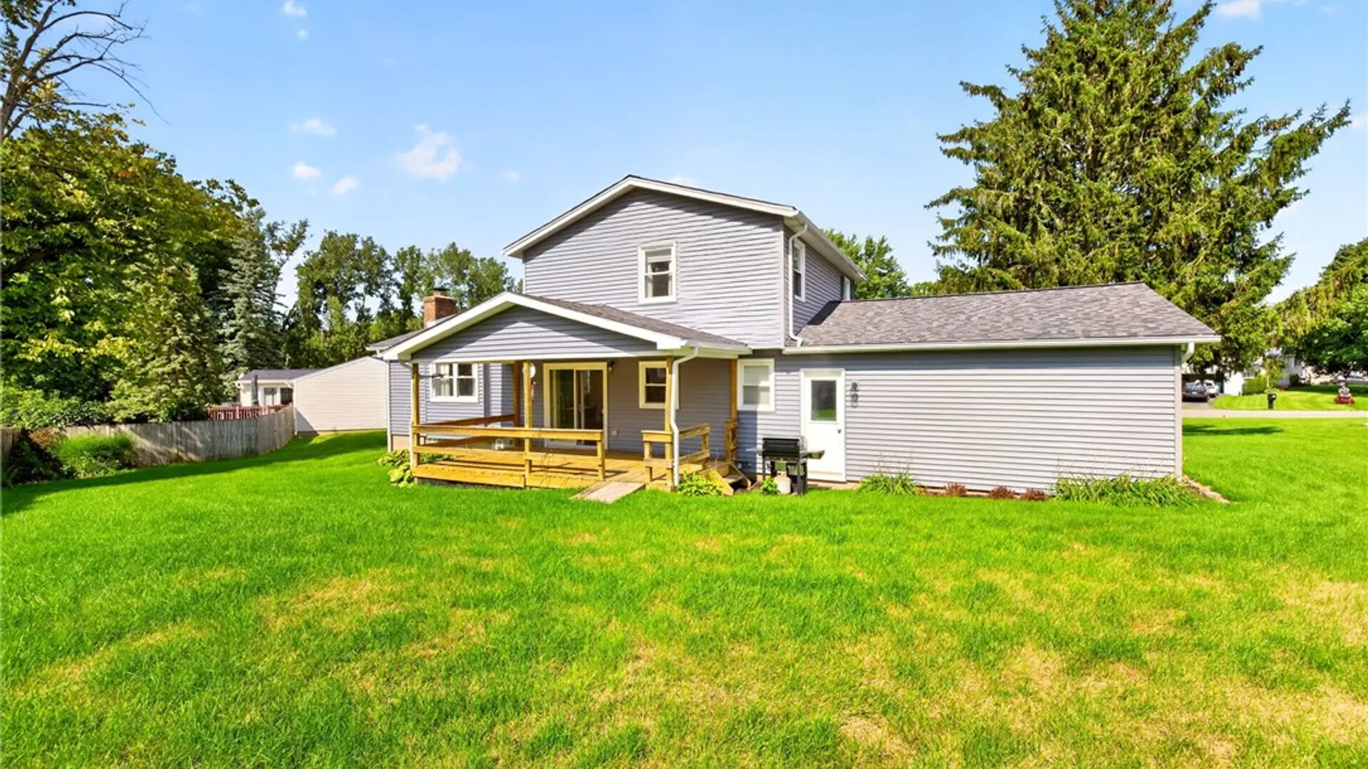 Property at 1449 Windsor Circle, Farmington, NY 14425 22