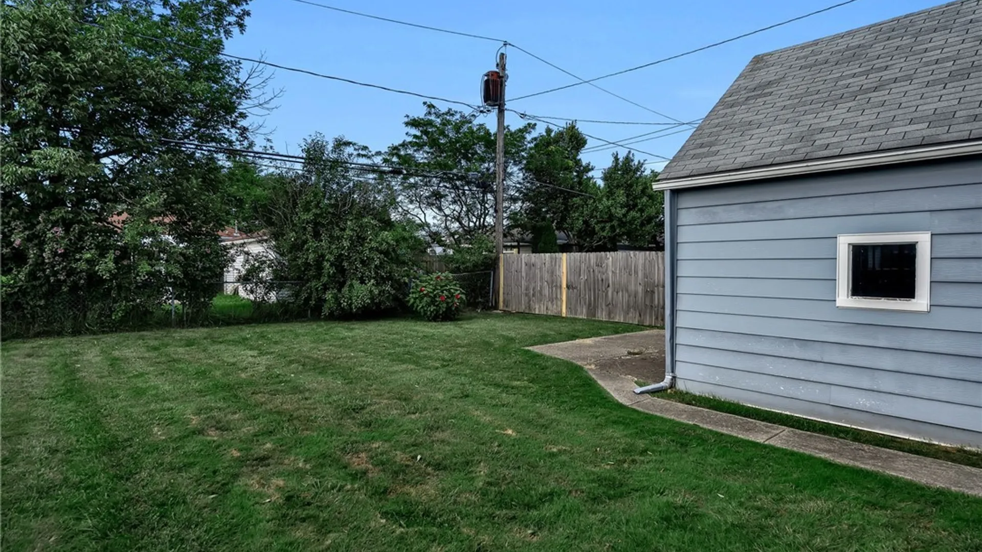Property at 660 Moore Avenue, Tonawanda, NY 14223 33