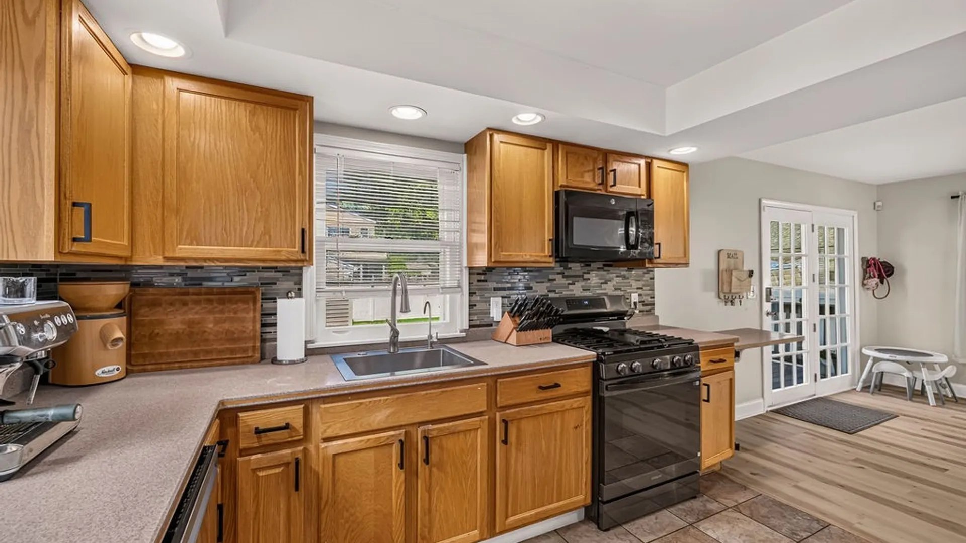Property at 814 83rd Street, Niagara Falls, NY 14304 8