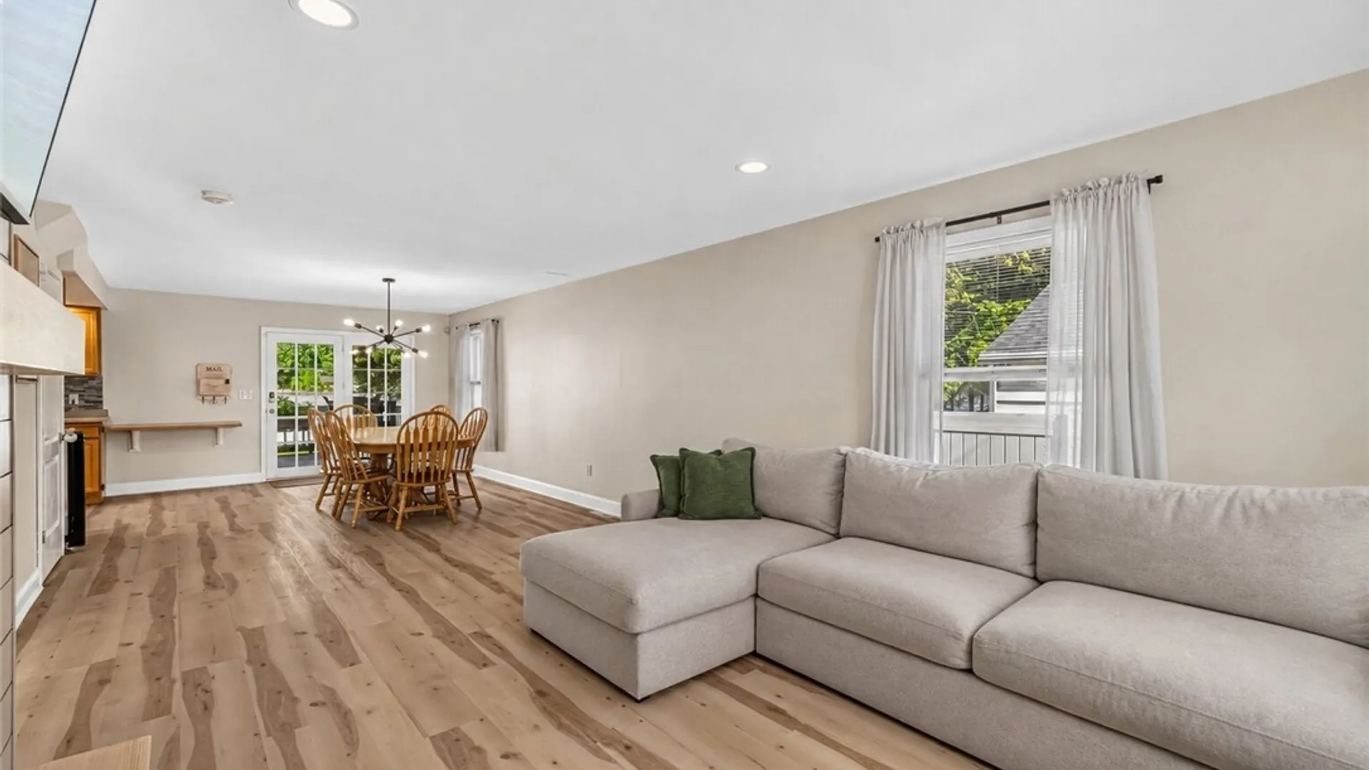 Property at 814 83rd Street, Niagara Falls, NY 14304 4