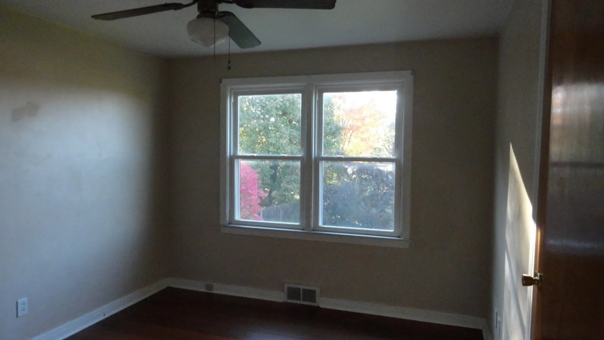 Property at 140 Genesee Park Drive, Syracuse, NY 13224 9