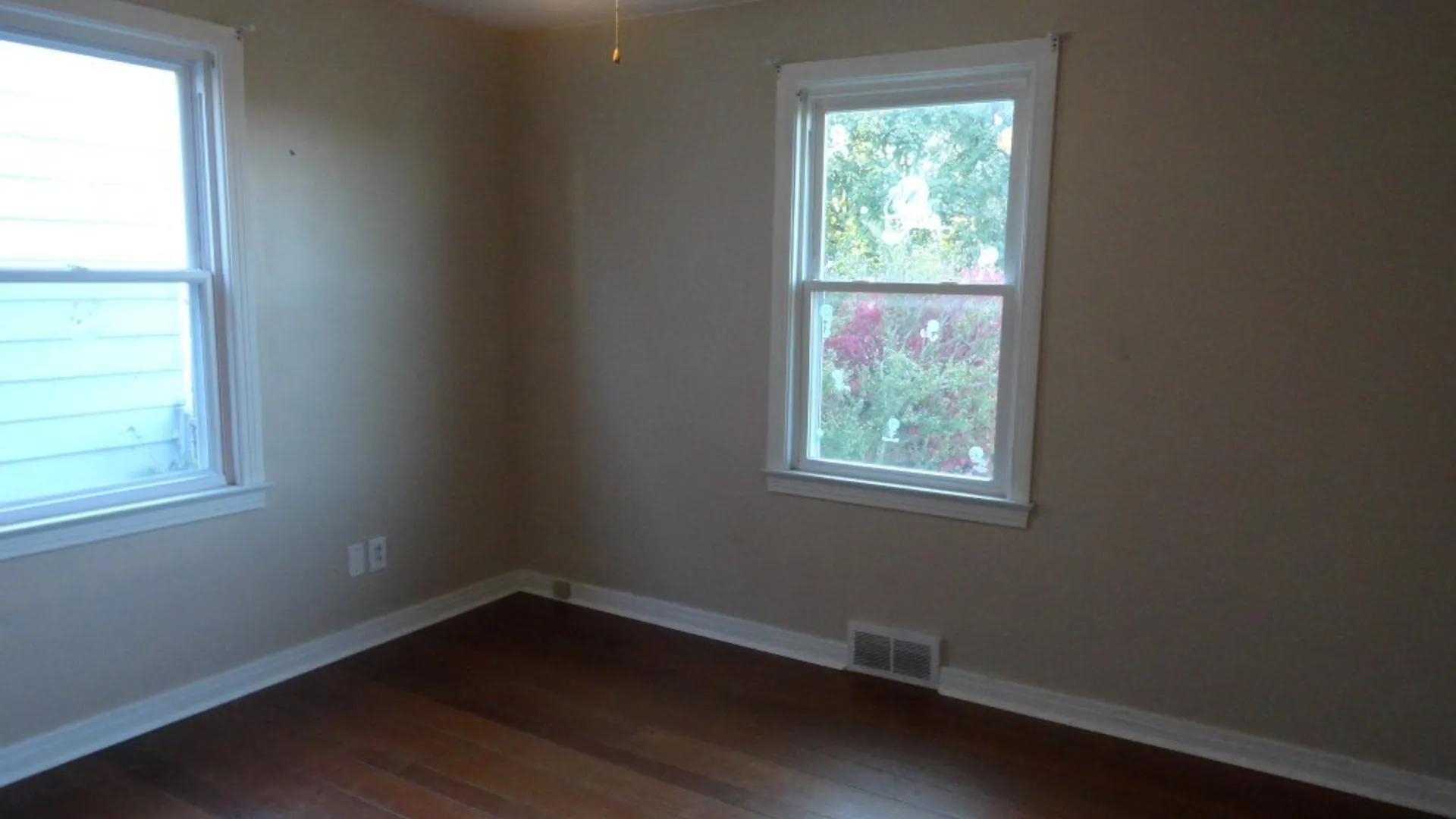 Property at 140 Genesee Park Drive, Syracuse, NY 13224 11
