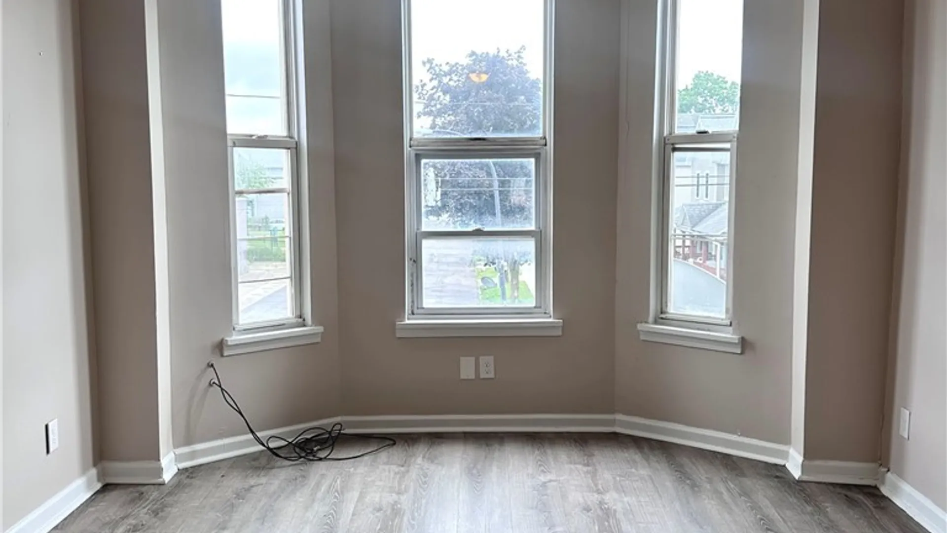 Property at 310 Hampshire Street, Buffalo, NY 14213 4