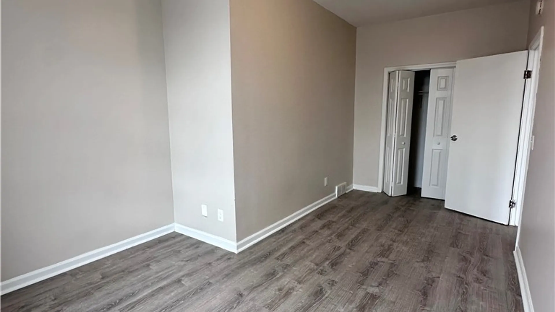 Property at 310 Hampshire Street, Buffalo, NY 14213 7