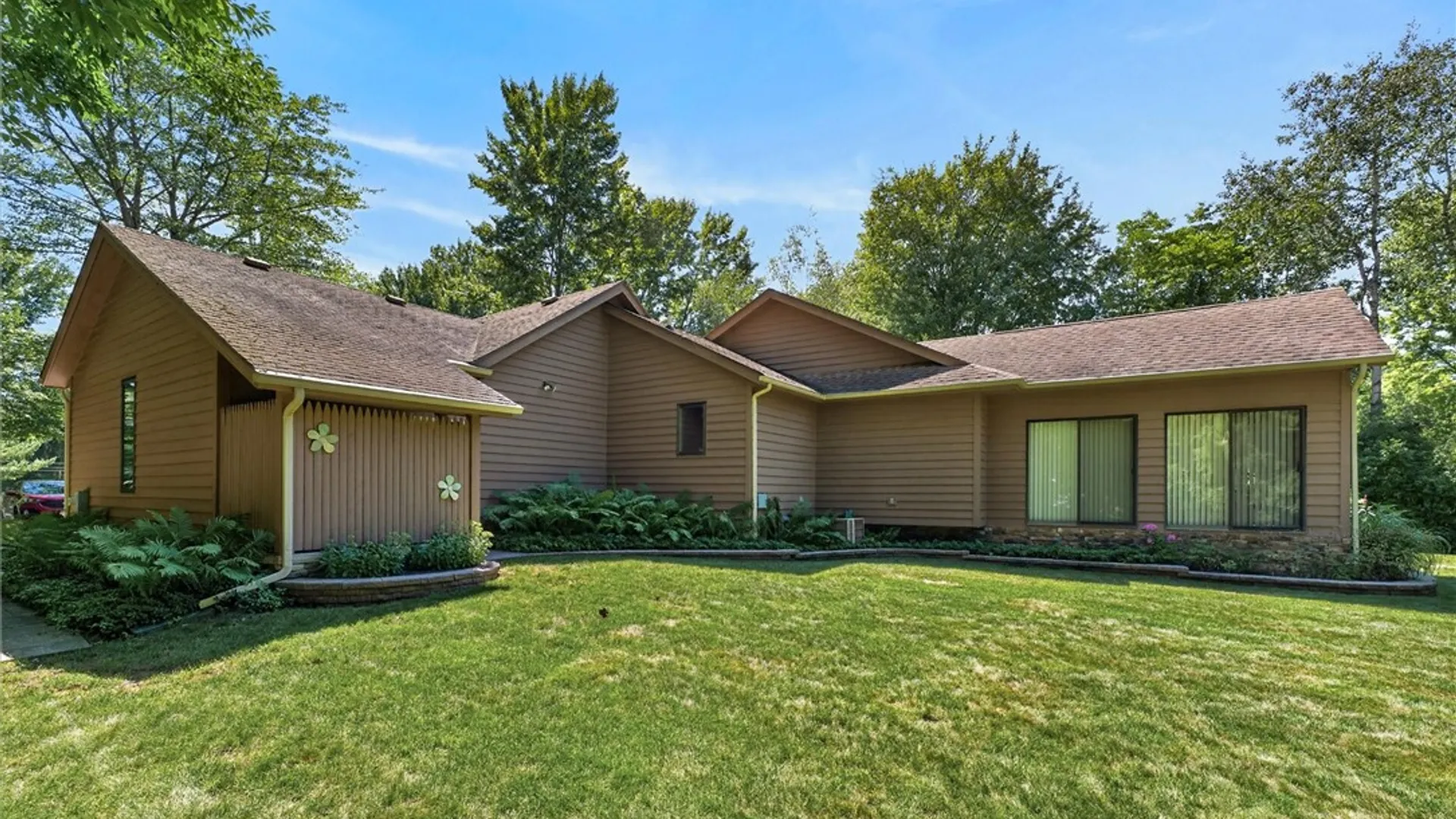 Property at 141 Dean Road, Parma, NY 14559 5