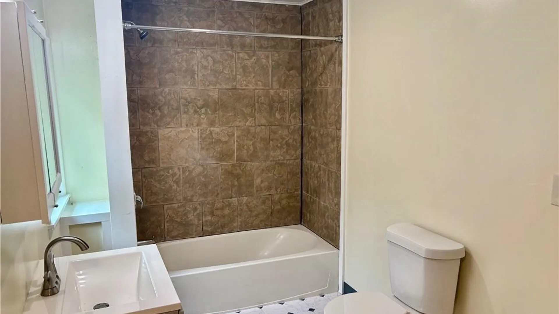 Property at 125-129 Hawley Street, Buffalo, NY 14213 18