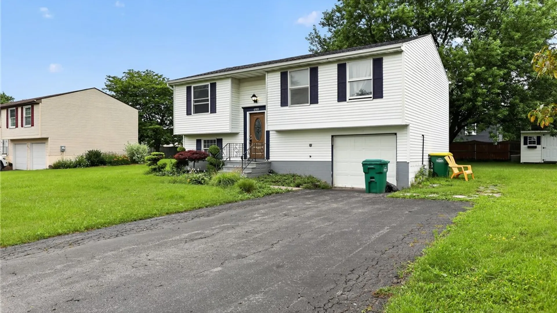 Property at 6593 Parkwood Drive, Lockport Town, NY 14094 3