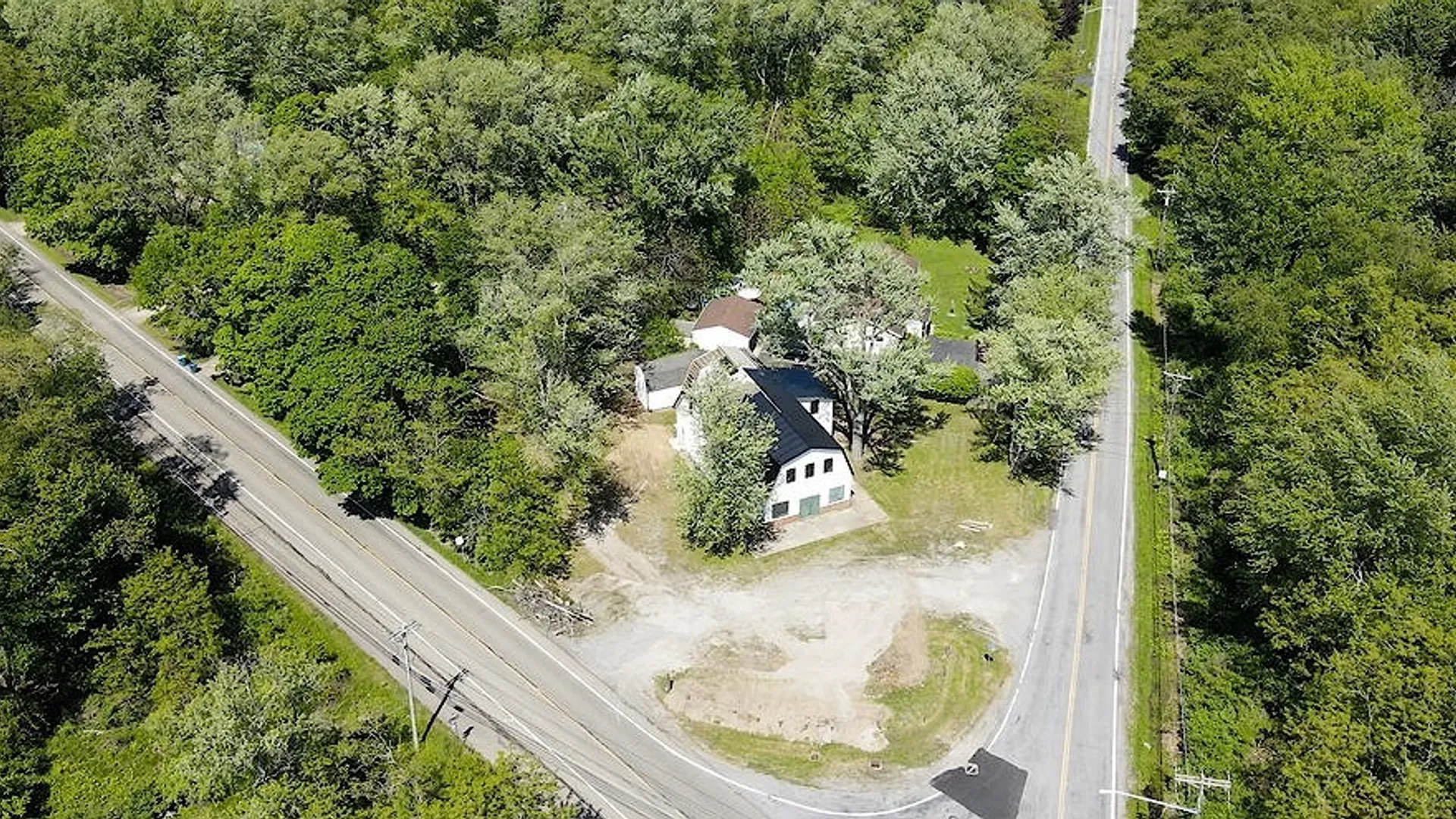 Property at 8261 Lake Shore Road, Evans, NY 14006 15