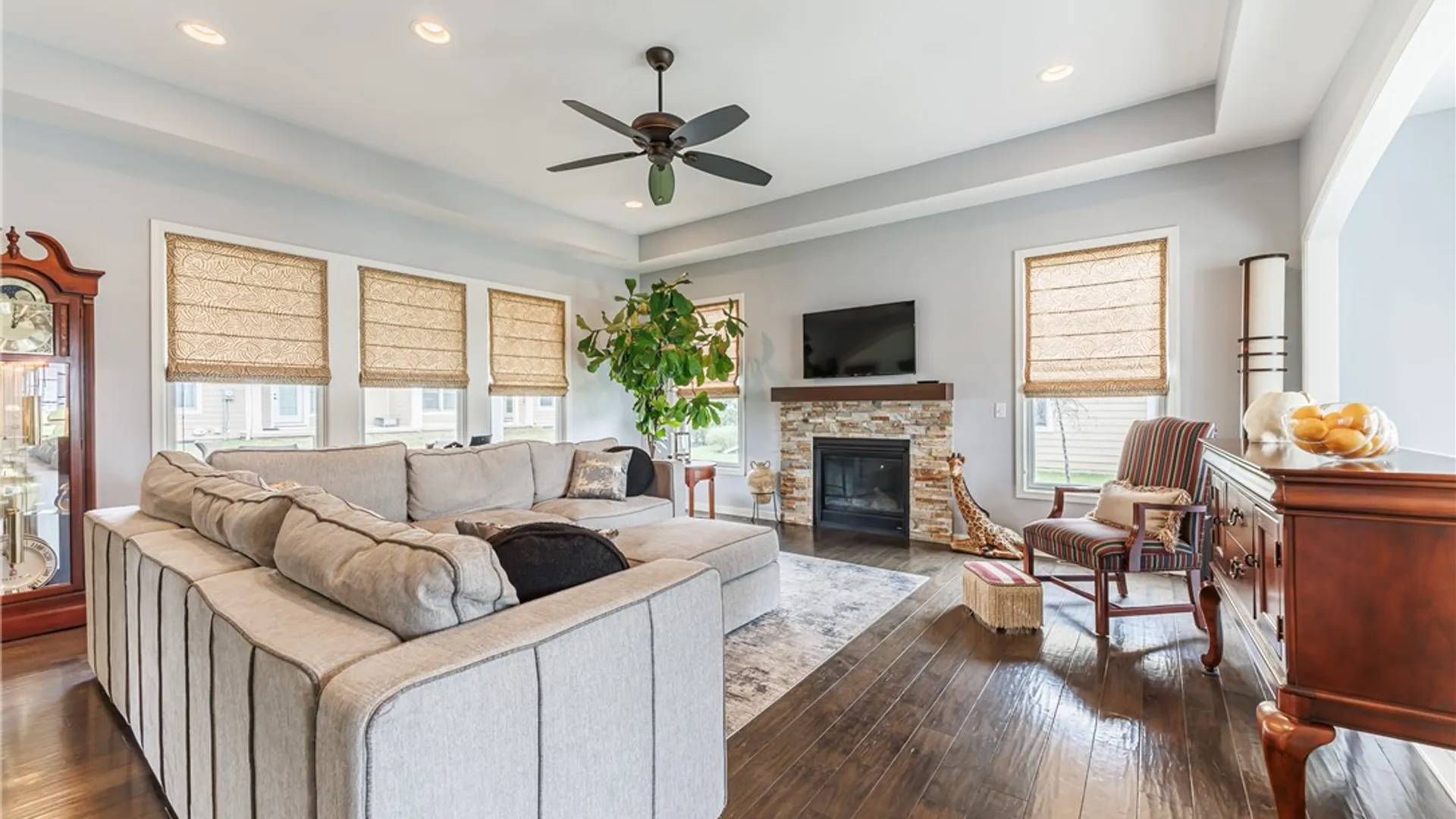 Property at 215 Bretlyn Circle, Brighton, NY 14618 7