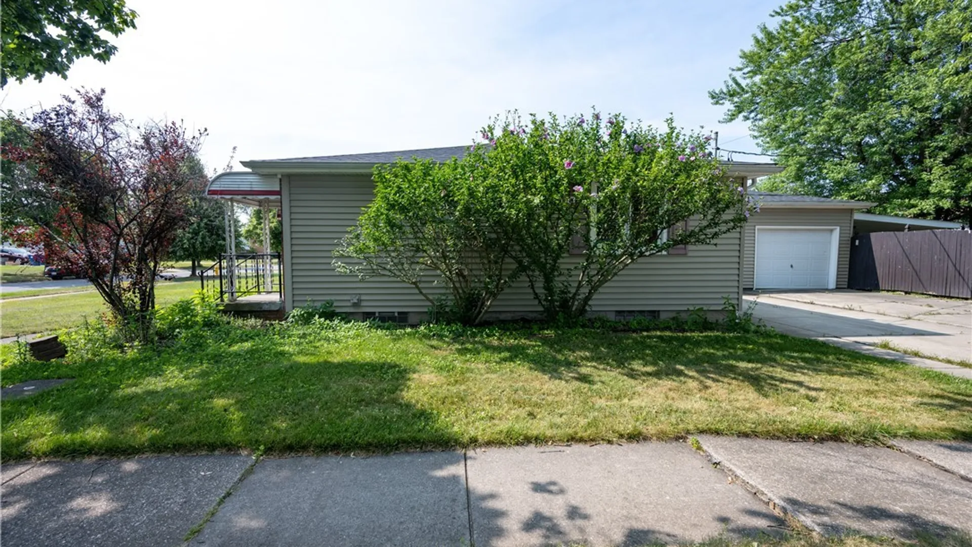 Property at 200 Margaret Road, Amherst, NY 14226 6