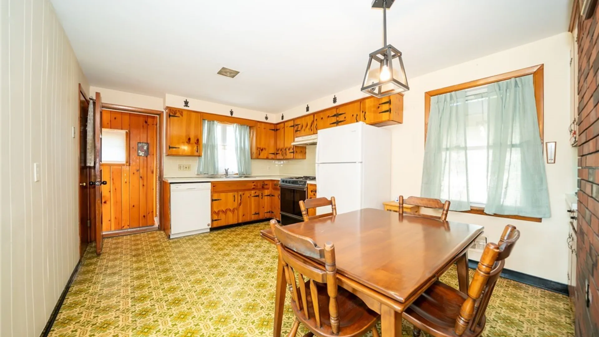 Property at 282 N Willowlawn Parkway, Cheektowaga, NY 14206 19