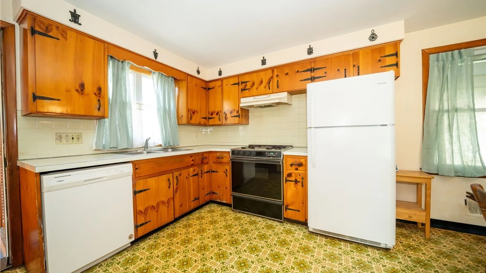Property at 282 N Willowlawn Parkway, Cheektowaga, NY 14206 20