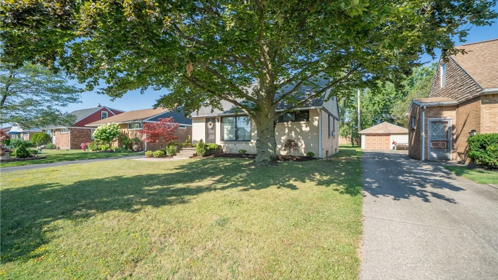 Property at 282 N Willowlawn Parkway, Cheektowaga, NY 14206 3
