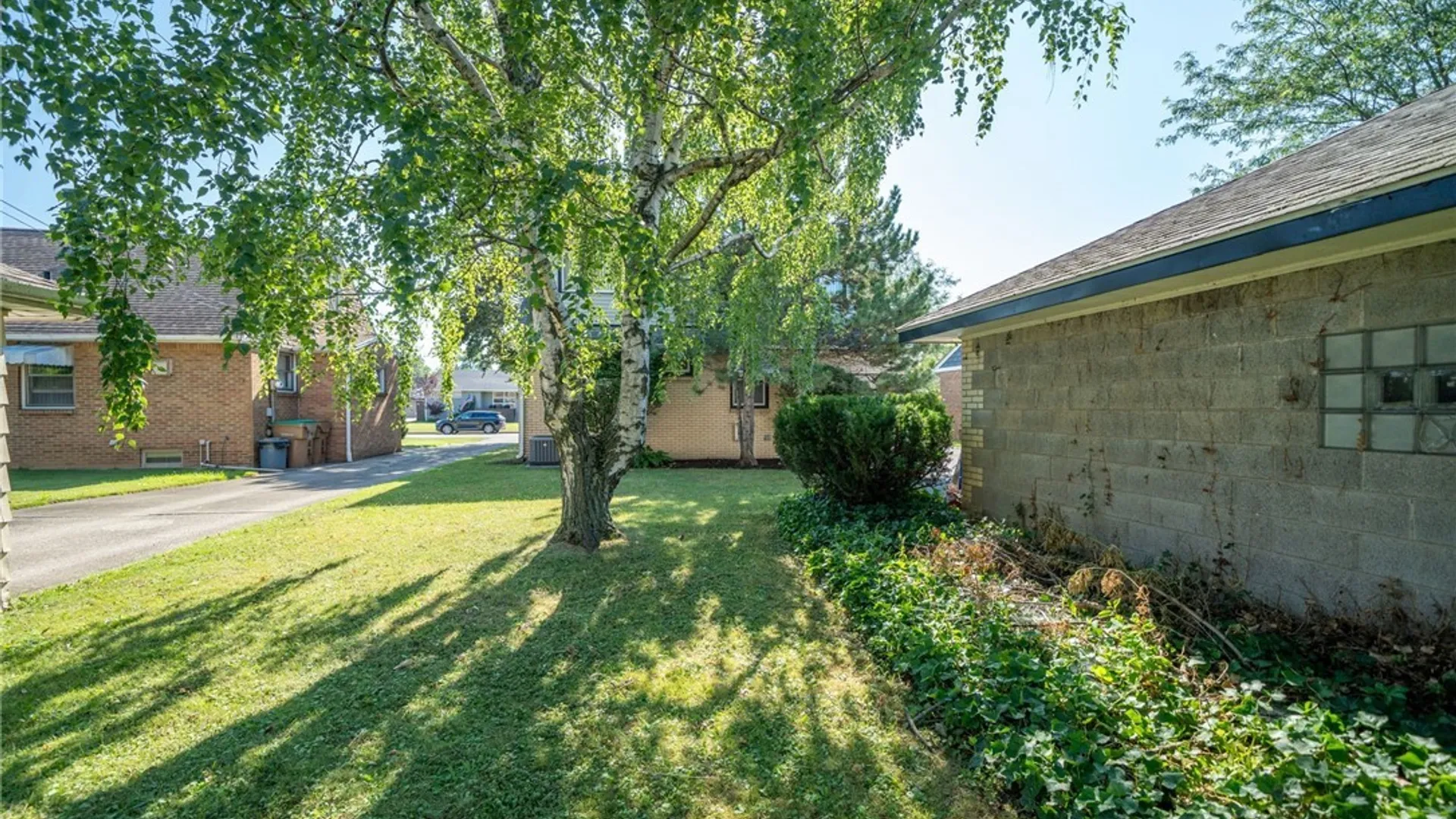 Property at 282 N Willowlawn Parkway, Cheektowaga, NY 14206 10