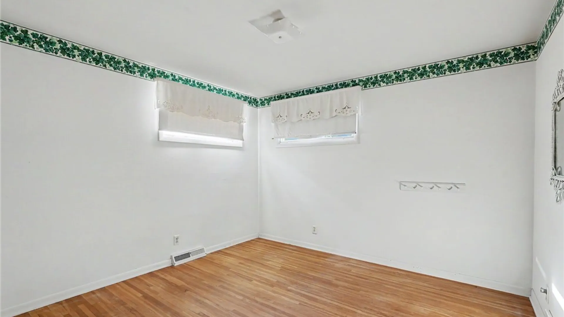 Property at 298 Lydia Lane, Cheektowaga, NY 14225 16
