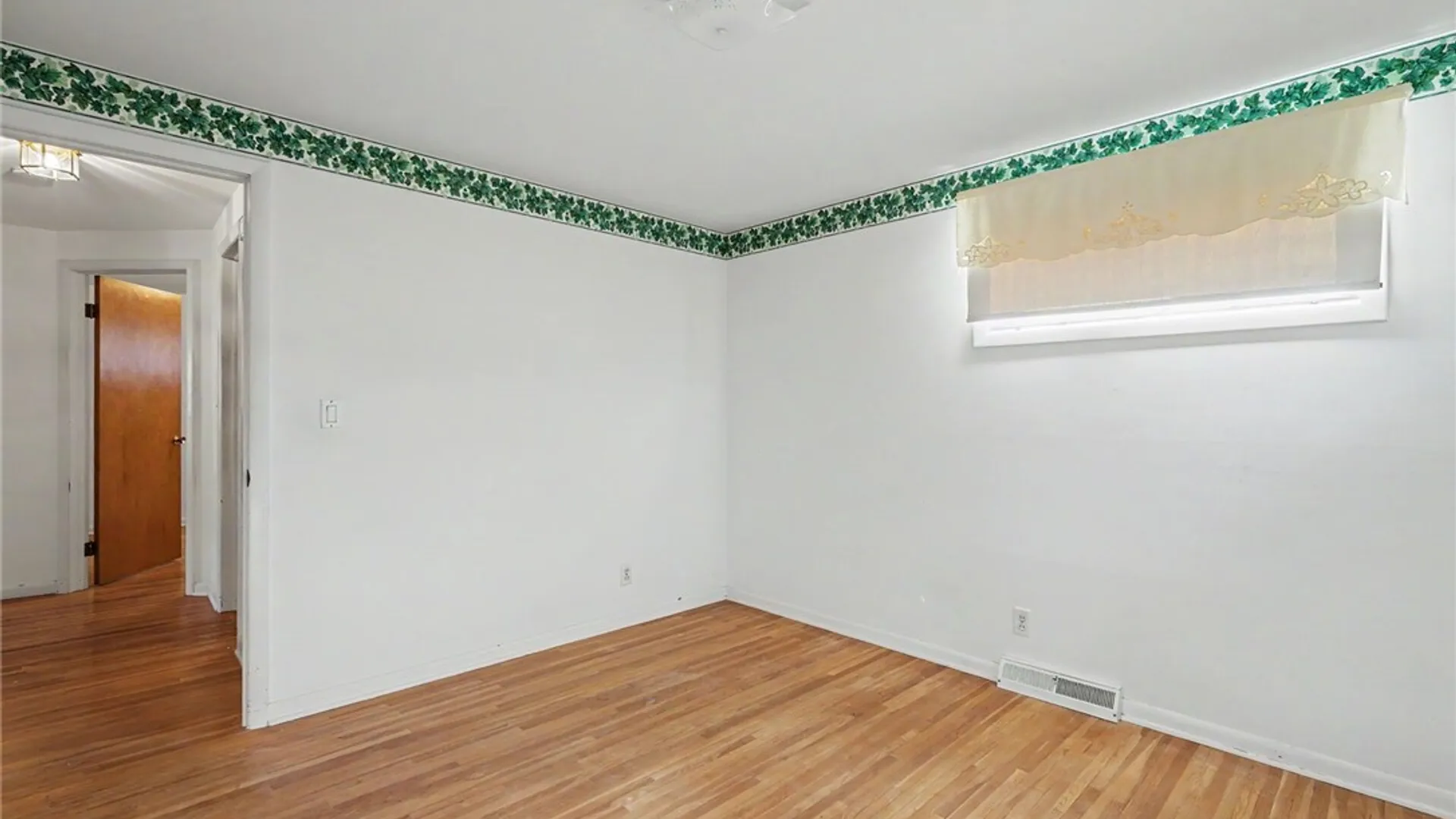 Property at 298 Lydia Lane, Cheektowaga, NY 14225 17