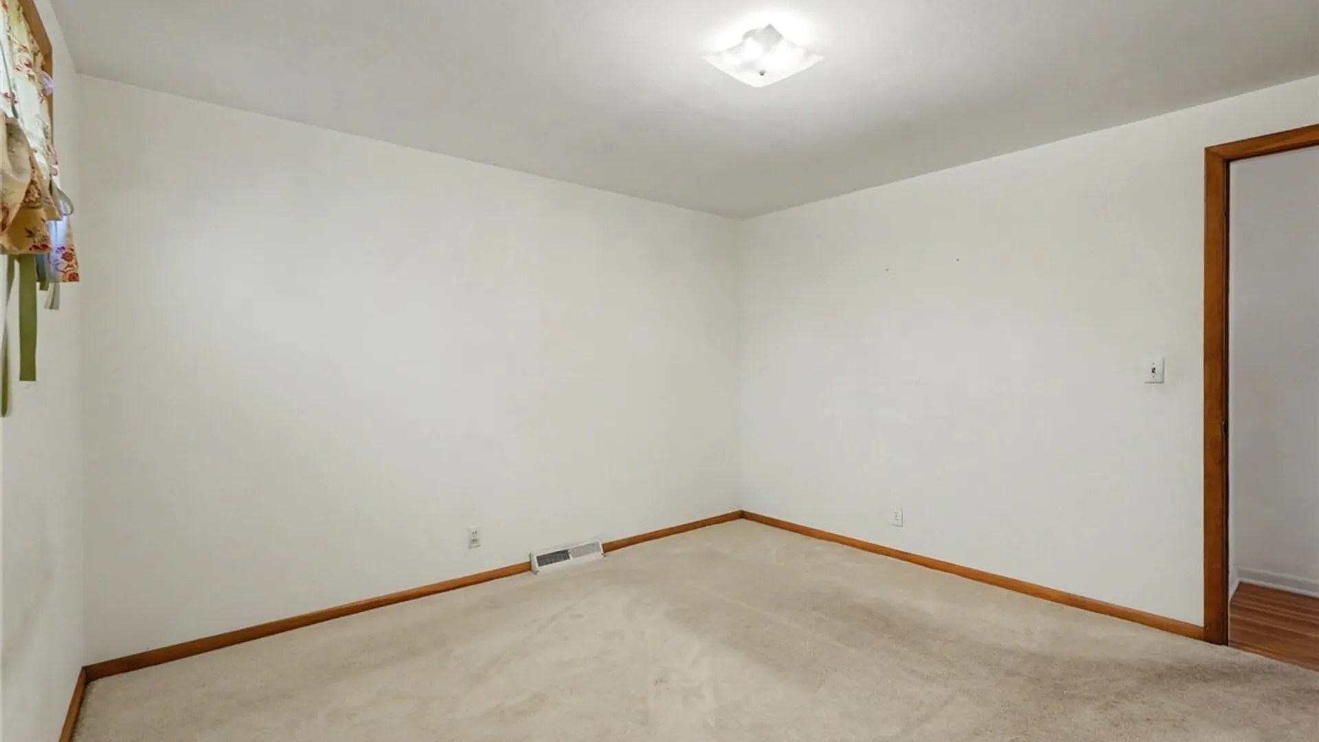 Property at 298 Lydia Lane, Cheektowaga, NY 14225 23