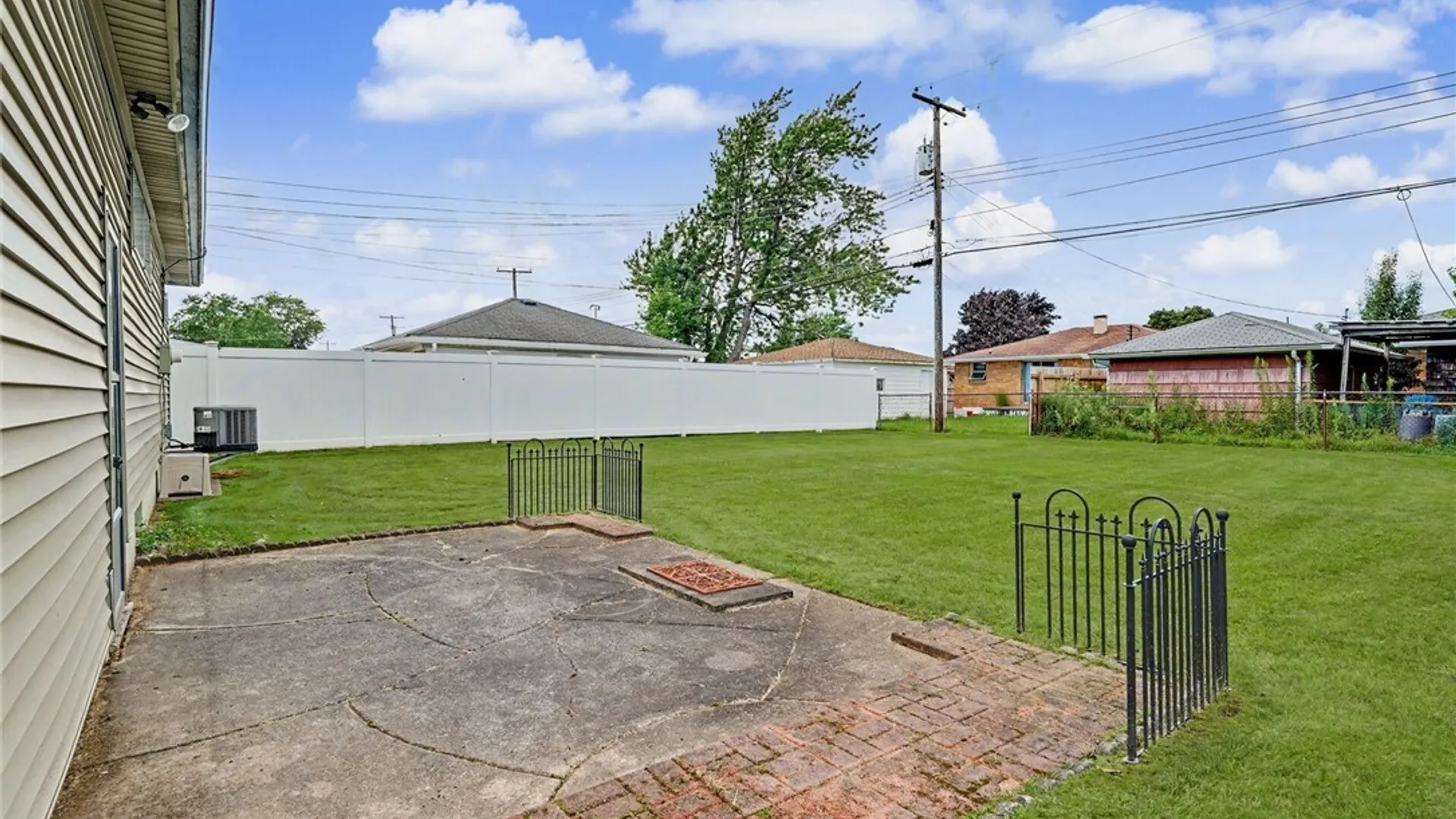 Property at 298 Lydia Lane, Cheektowaga, NY 14225 28