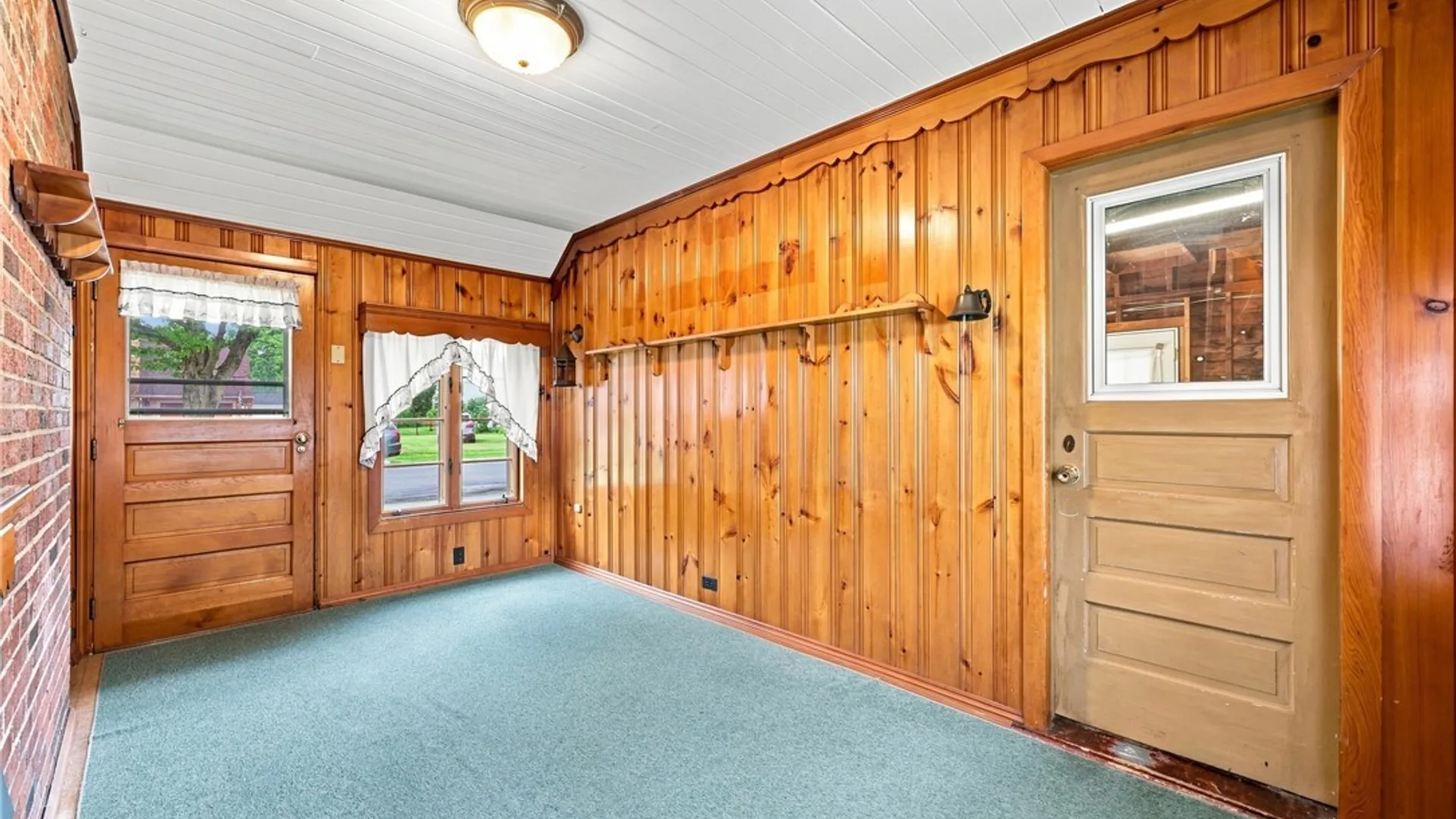 Property at 251 E Prospect Avenue, Hamburg, NY 14075 11