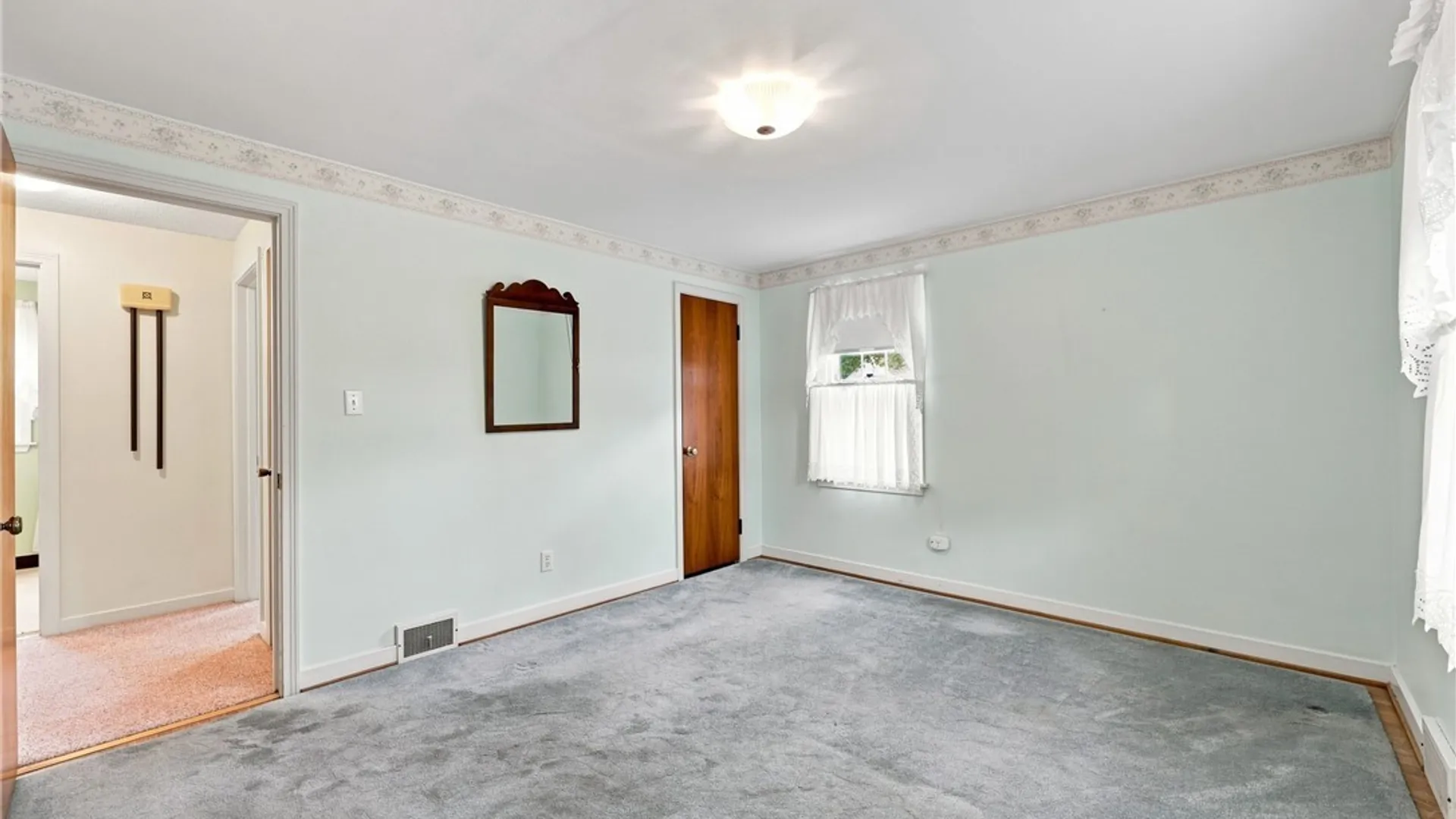 Property at 251 E Prospect Avenue, Hamburg, NY 14075 27