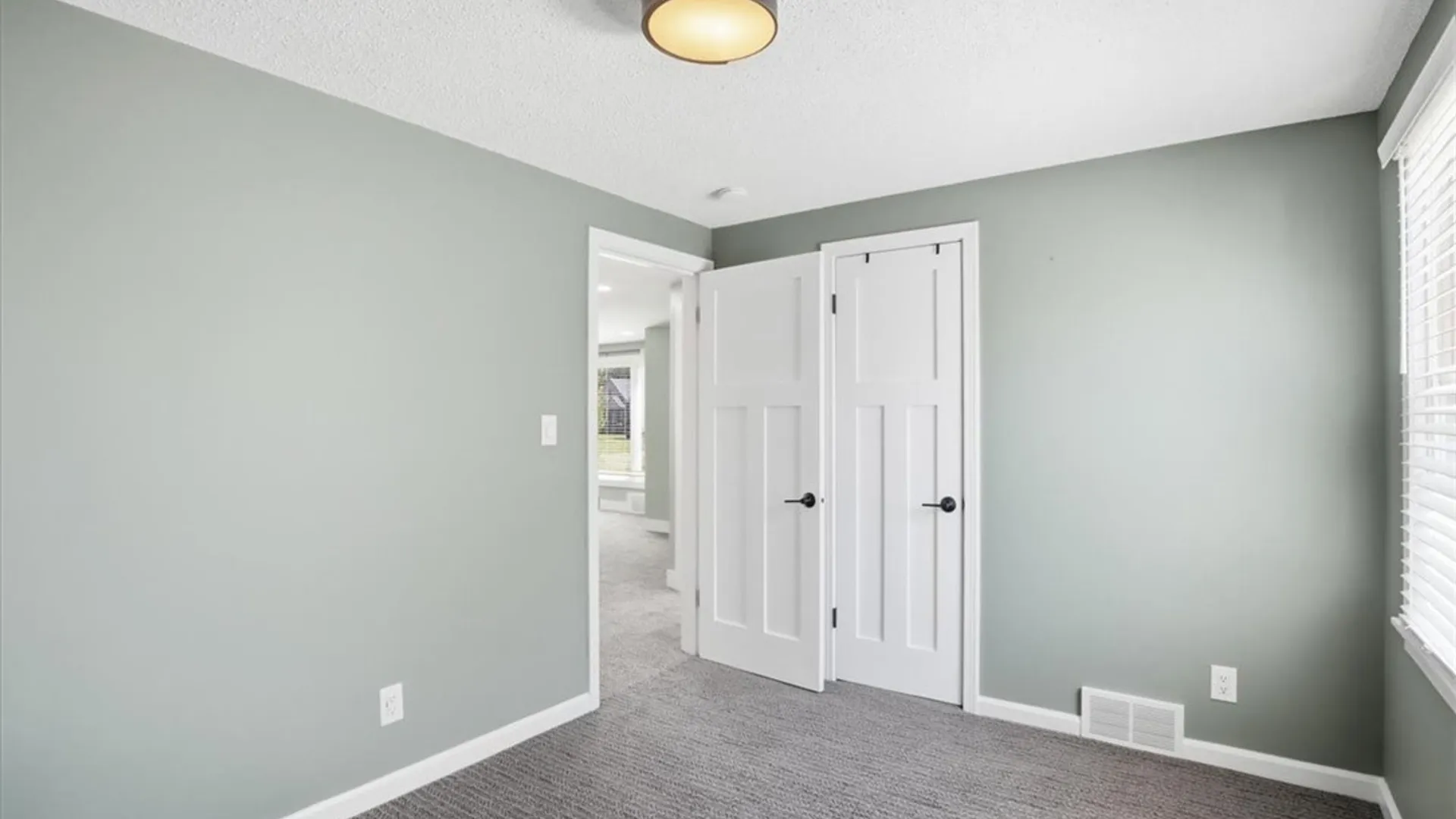 Property at 45 Hampton Parkway, Tonawanda, NY 14217 15