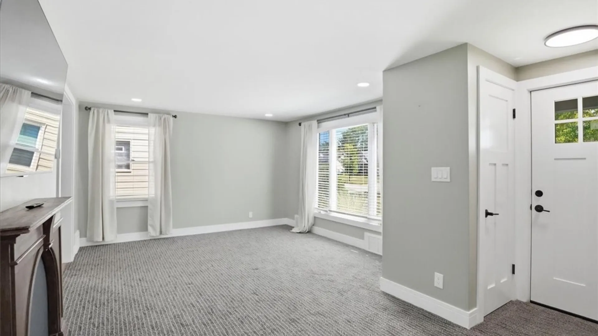 Property at 45 Hampton Parkway, Tonawanda, NY 14217 7