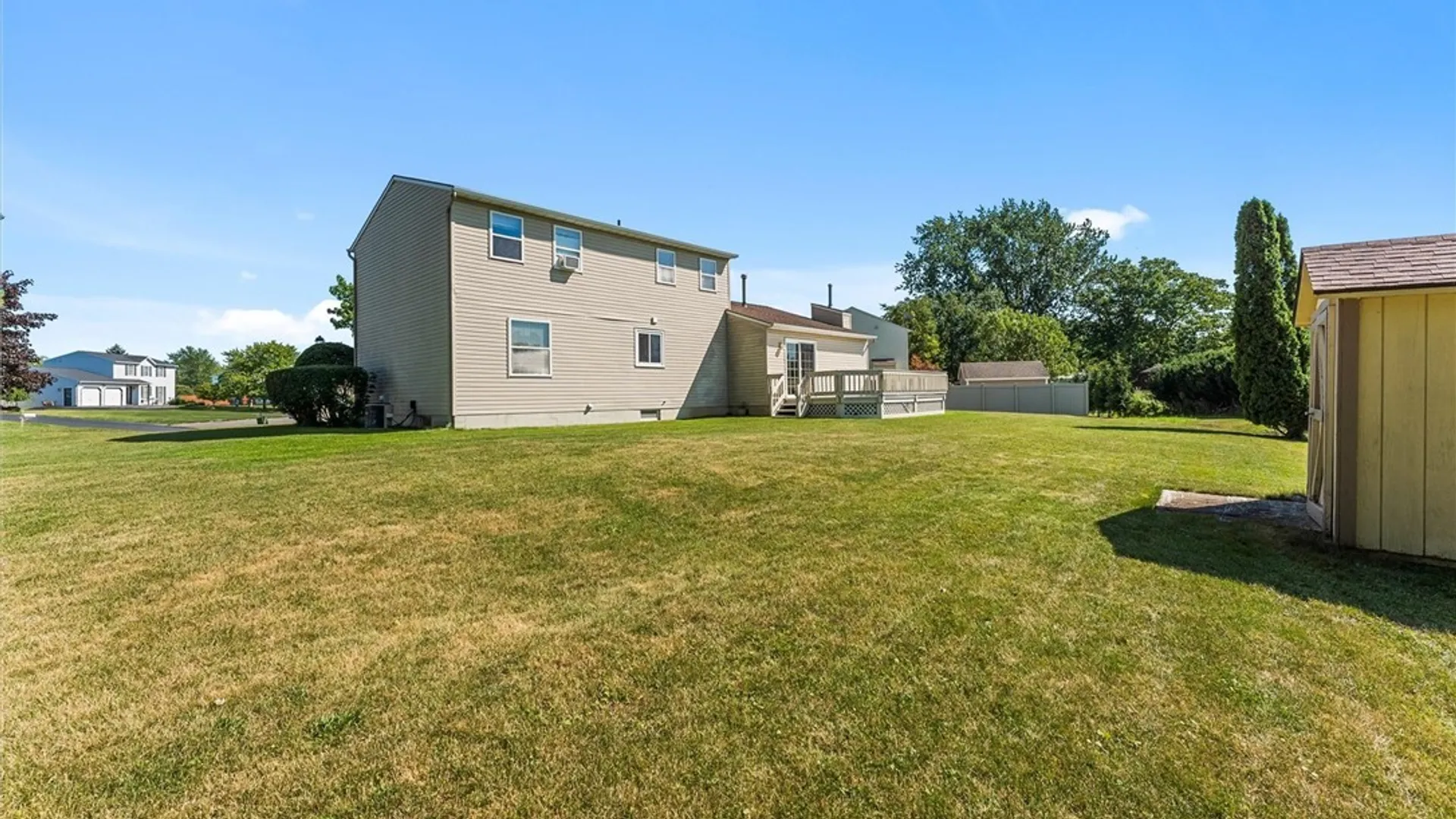 Property at 7677 Glenview Drive, Cicero, NY 13212 32