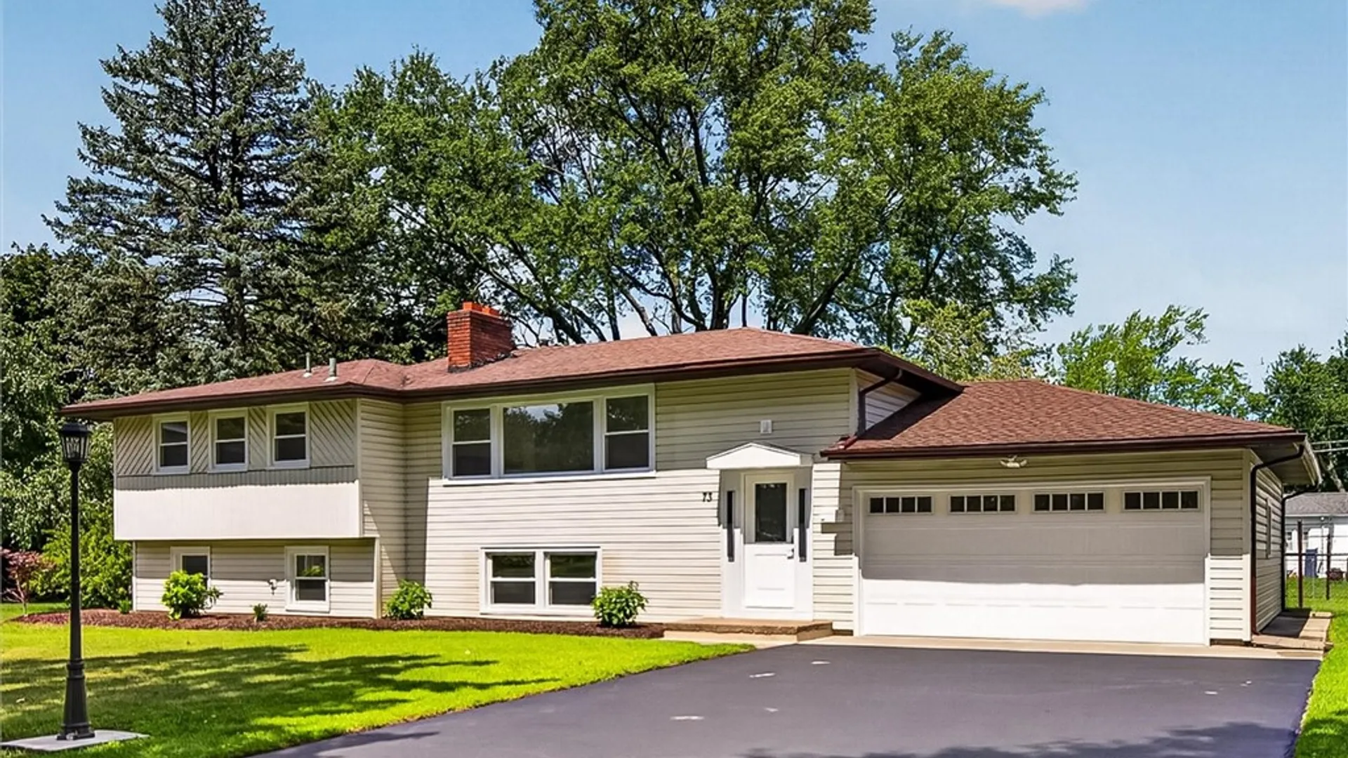 Property at 73 Sandcastle Drive, Irondequoit, NY 14622 3