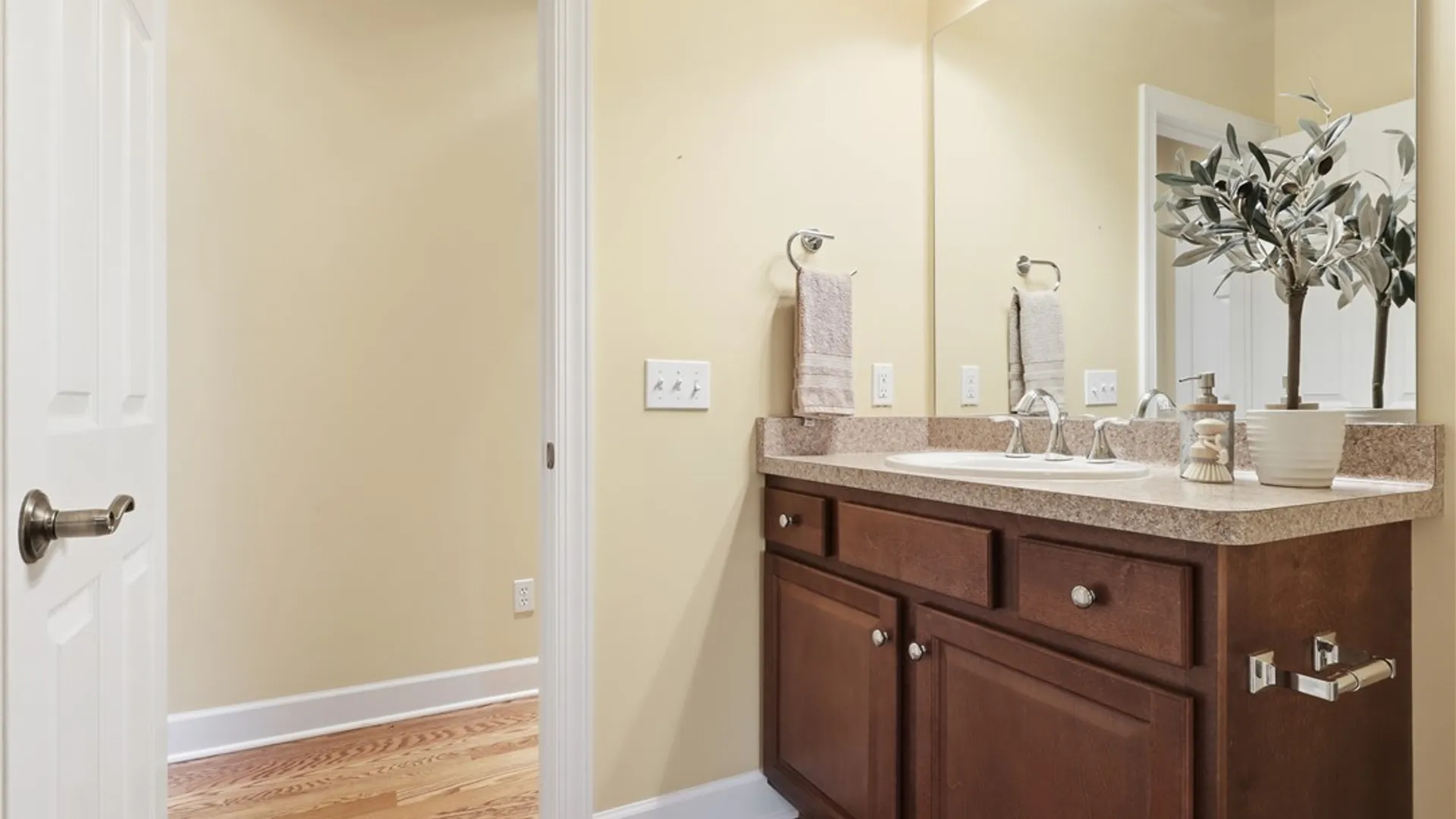 Property at 11 Ashland Oaks Circle, Ogden, NY 14559 29