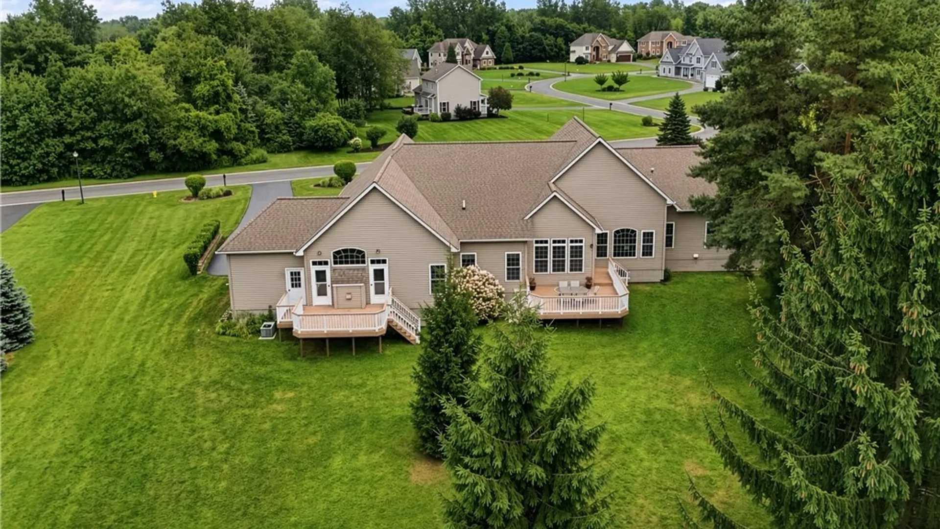 Property at 11 Ashland Oaks Circle, Ogden, NY 14559 48